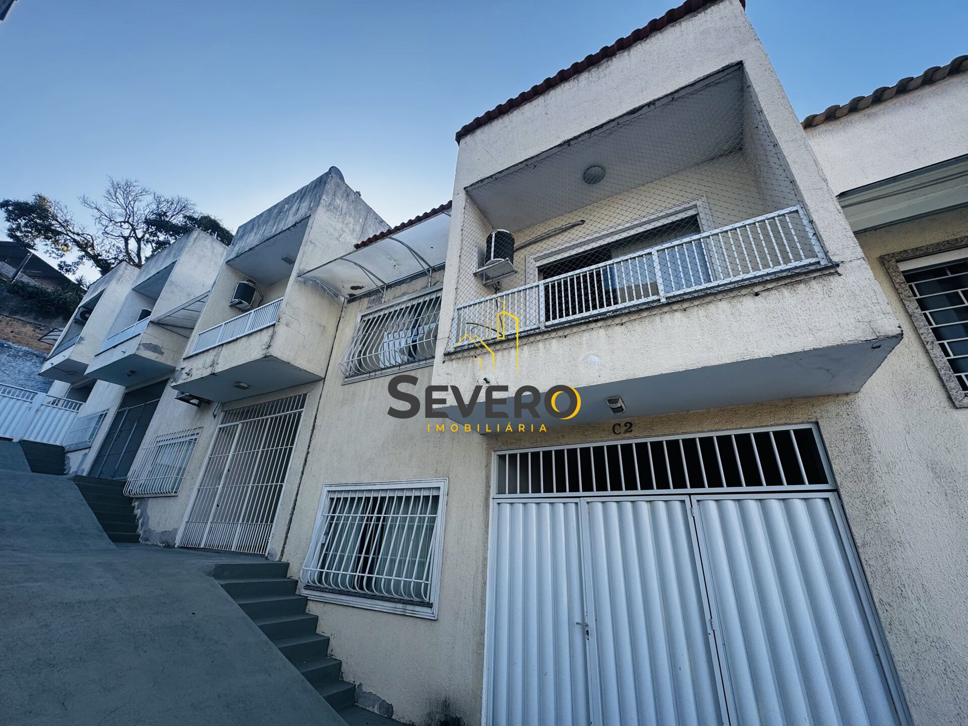 Casa à venda com 3 quartos, 92m² - Foto 1