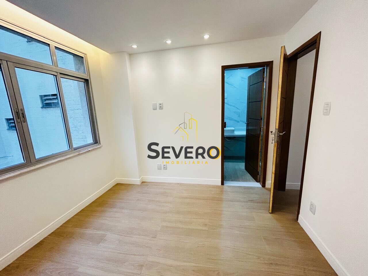 Apartamento à venda com 3 quartos, 110m² - Foto 11