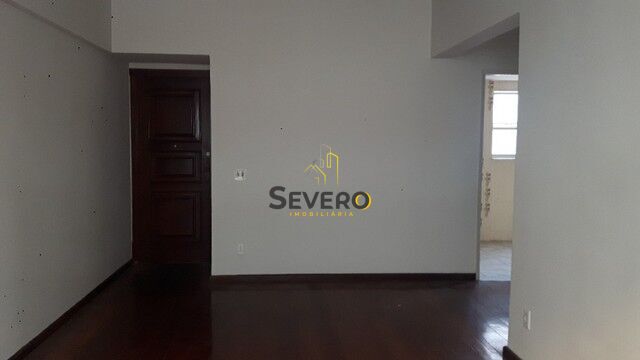 Apartamento à venda com 3 quartos, 140m² - Foto 2