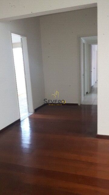 Apartamento à venda com 3 quartos, 140m² - Foto 4