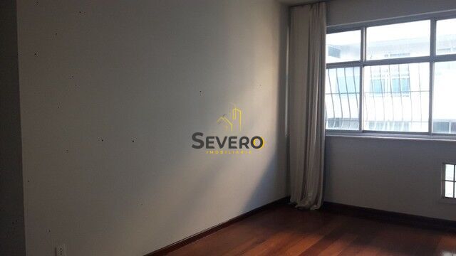 Apartamento à venda com 3 quartos, 140m² - Foto 1