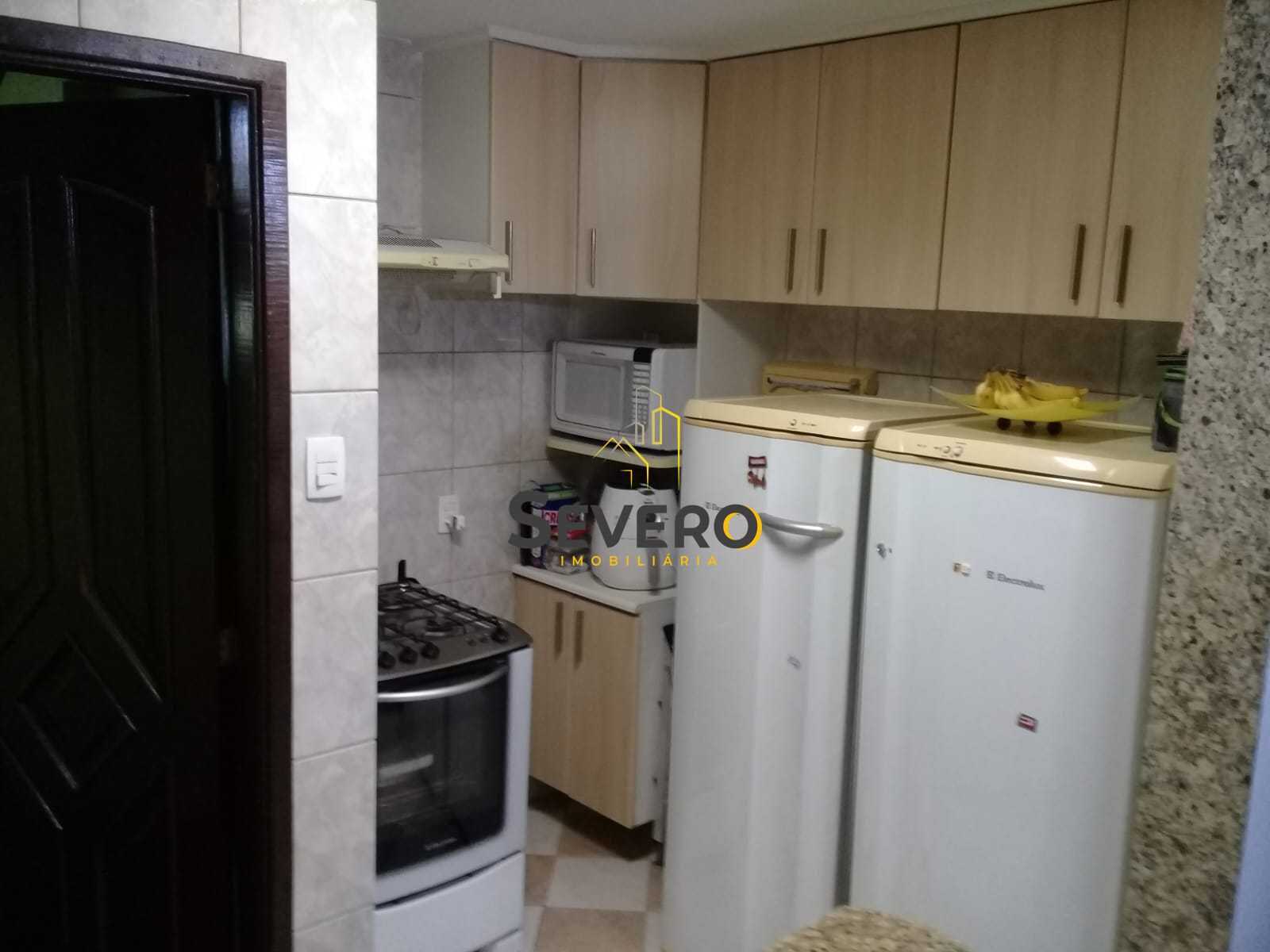 Casa à venda com 3 quartos, 200m² - Foto 4