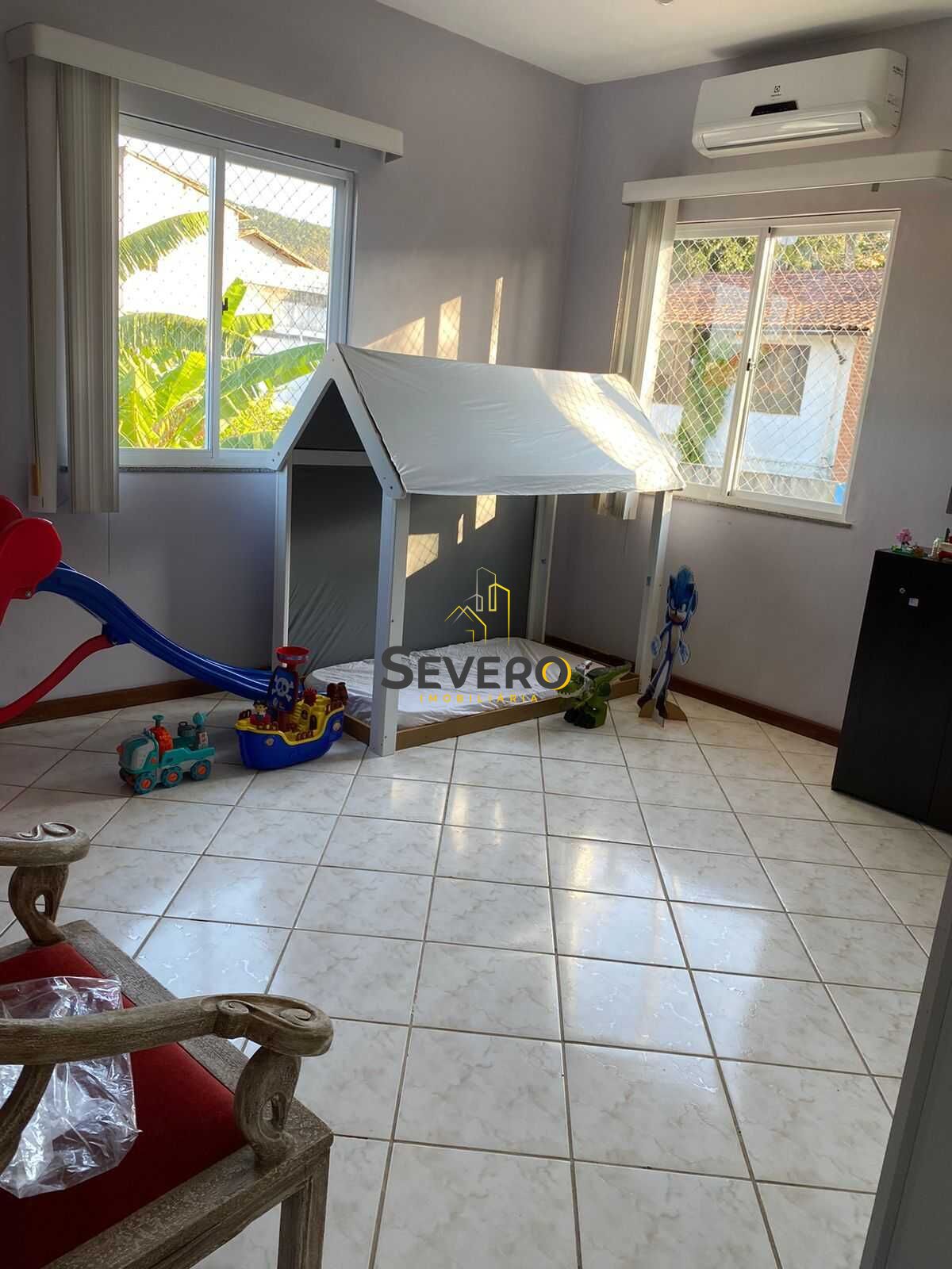 Casa à venda com 4 quartos, 207m² - Foto 6
