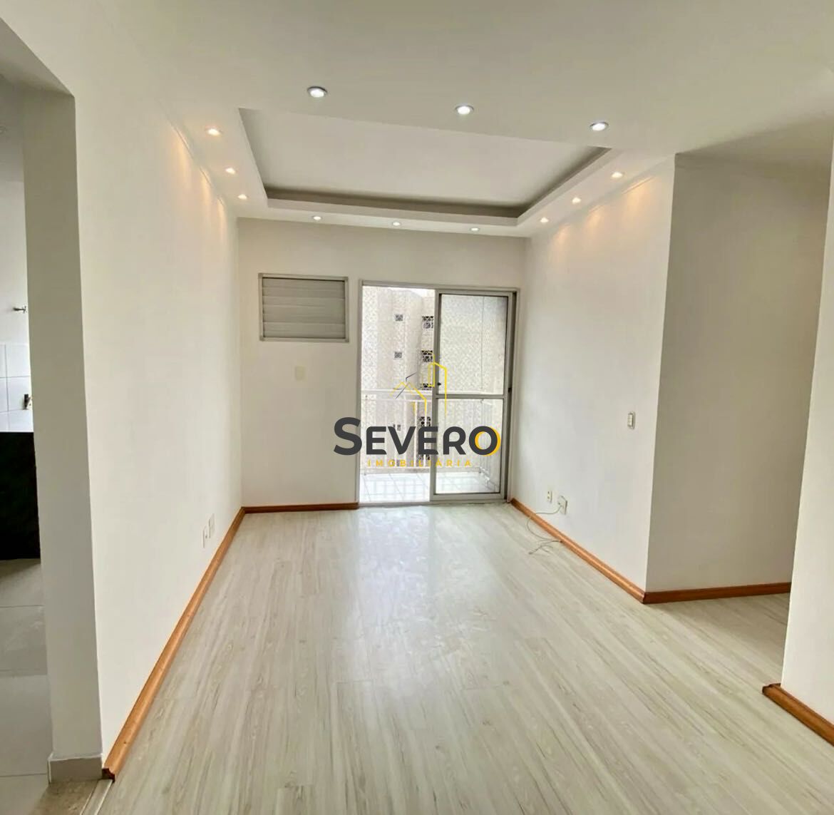 Apartamento à venda com 2 quartos, 70m² - Foto 2