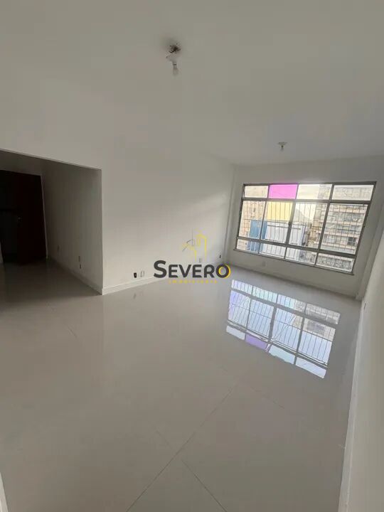 Apartamento à venda com 3 quartos, 130m² - Foto 1