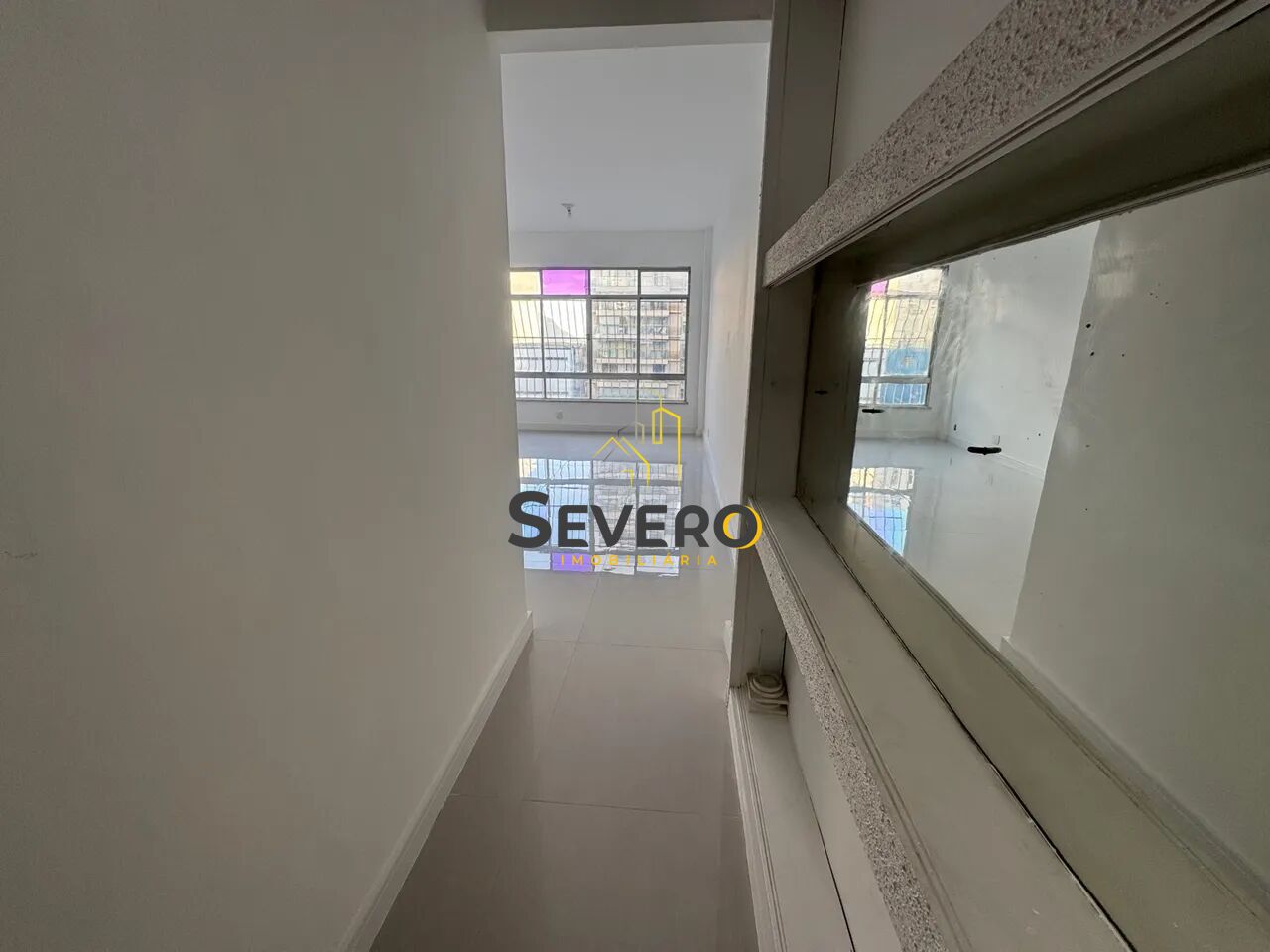 Apartamento à venda com 3 quartos, 130m² - Foto 2