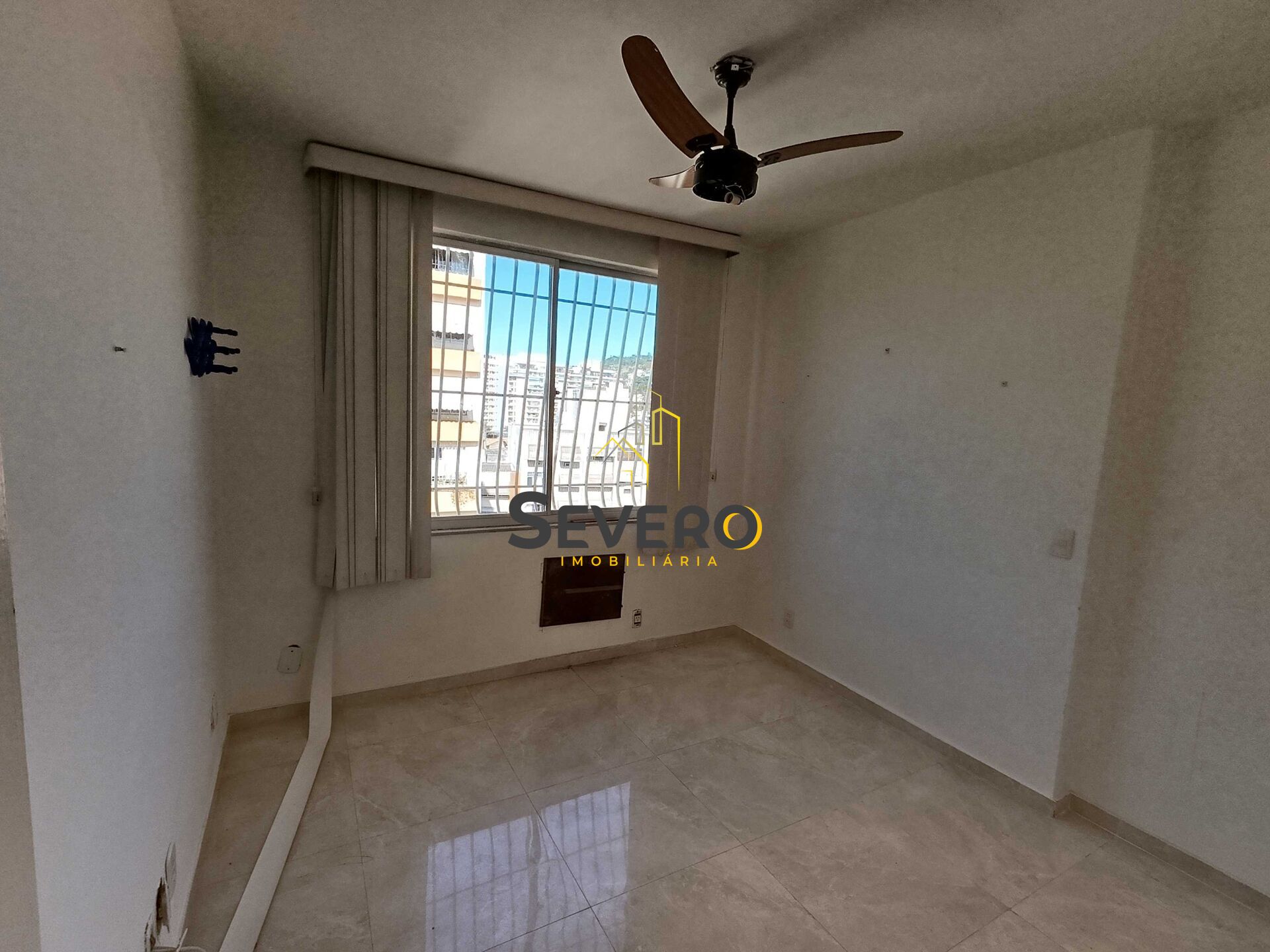 Apartamento à venda com 2 quartos, 80m² - Foto 2