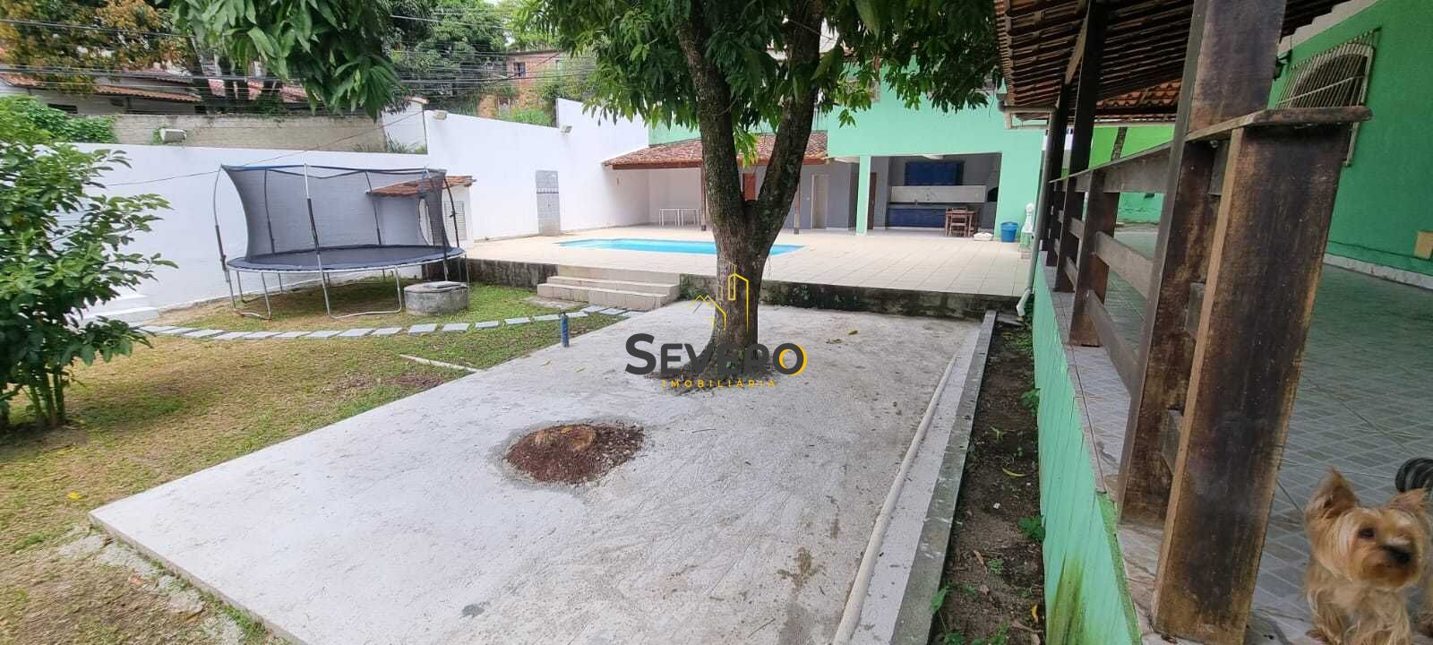 Casa à venda com 4 quartos, 250m² - Foto 3