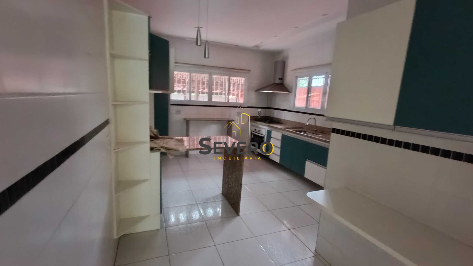 Casa à venda com 3 quartos, 250m² - Foto 8