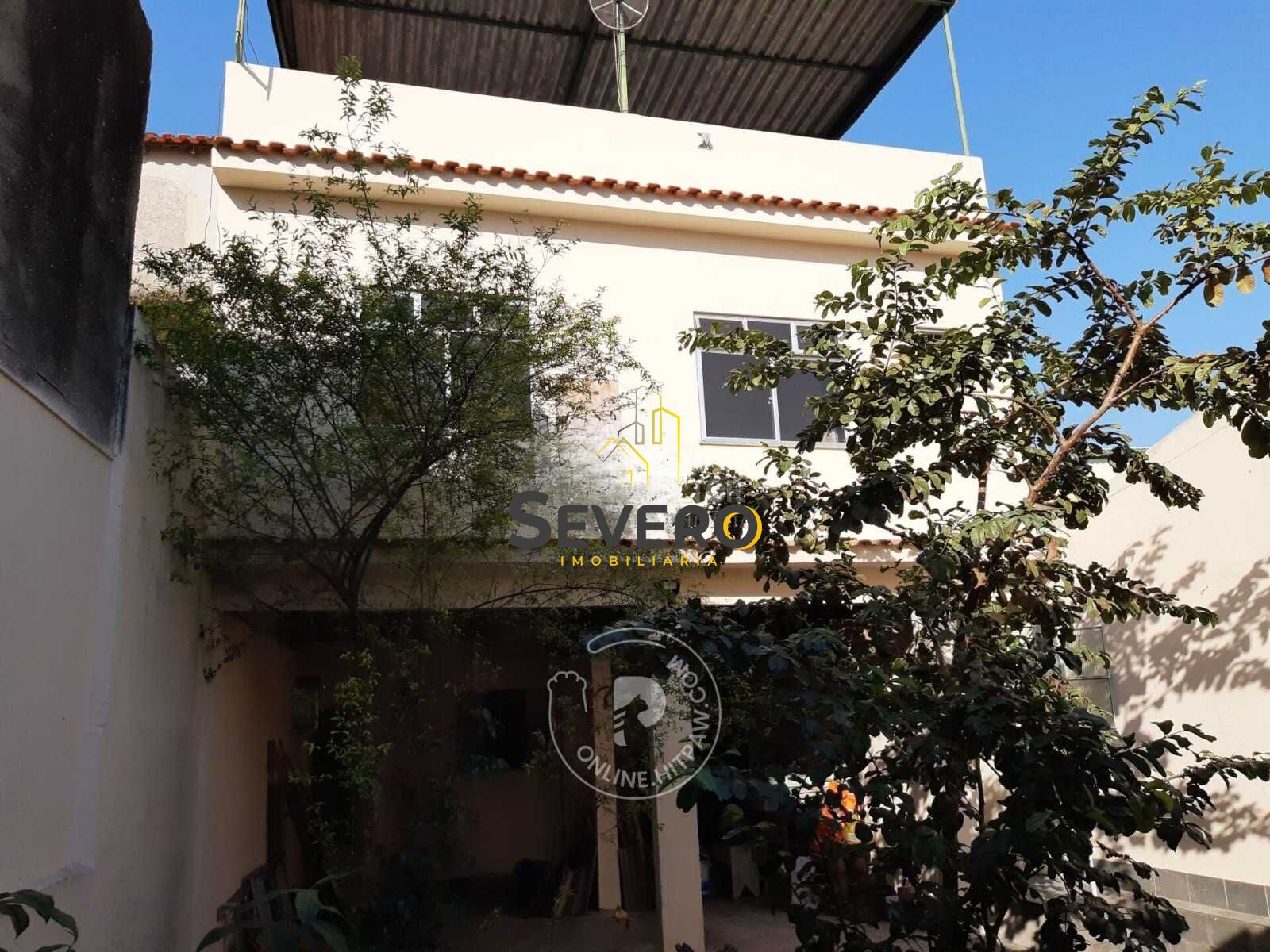 Casa à venda com 2 quartos, 155m² - Foto 1