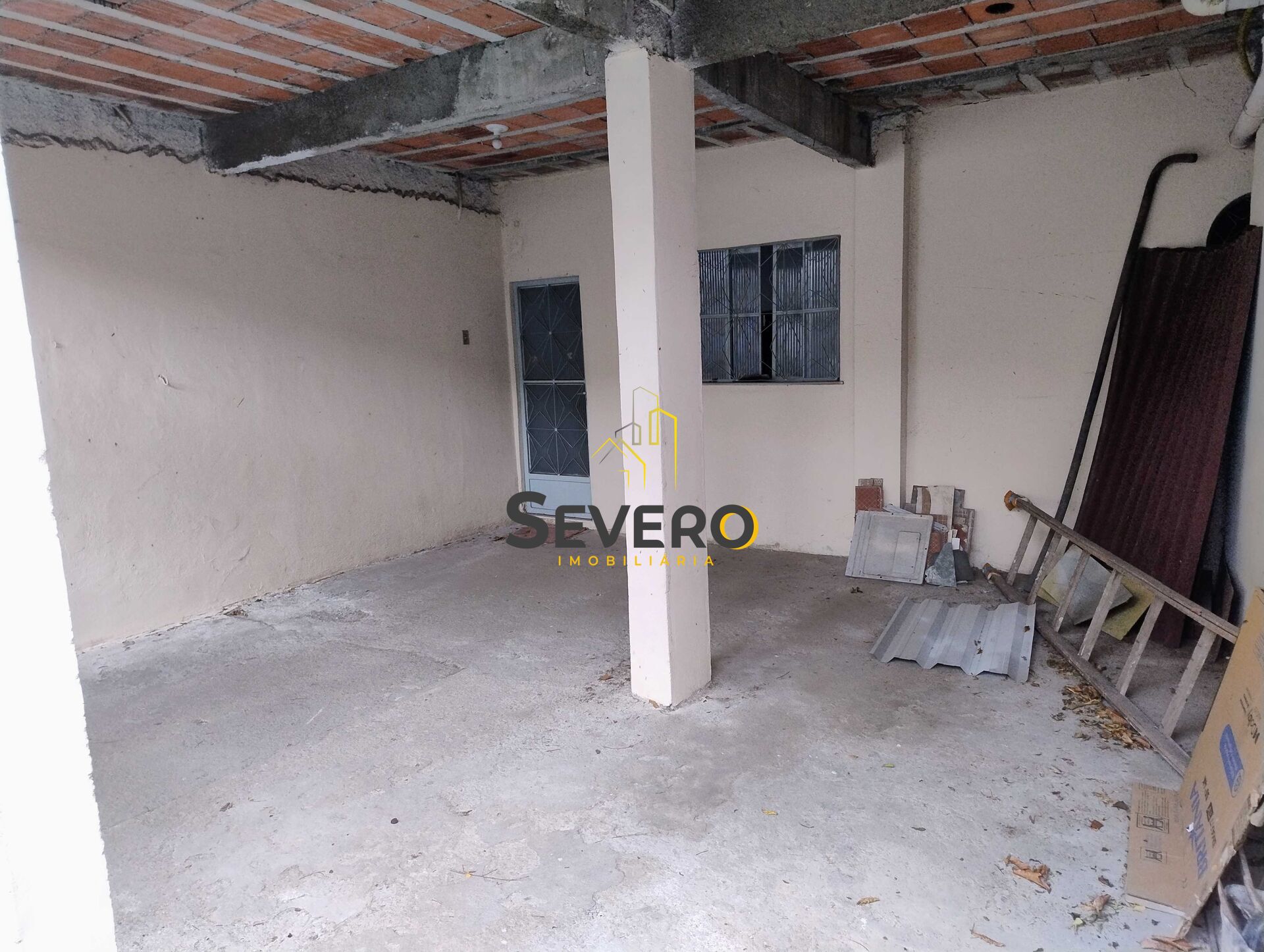 Casa à venda com 2 quartos, 155m² - Foto 2