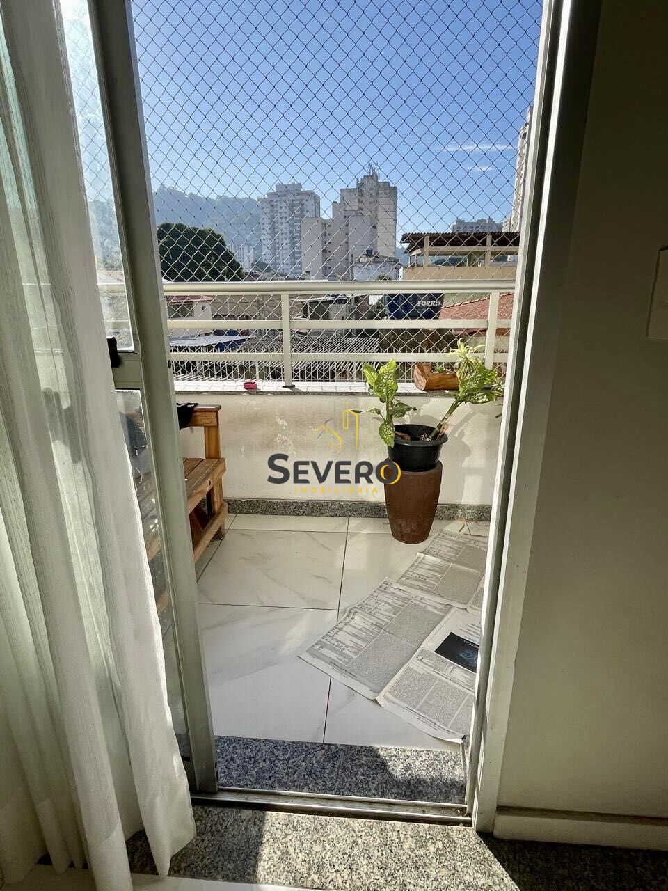 Apartamento à venda com 2 quartos, 80m² - Foto 2