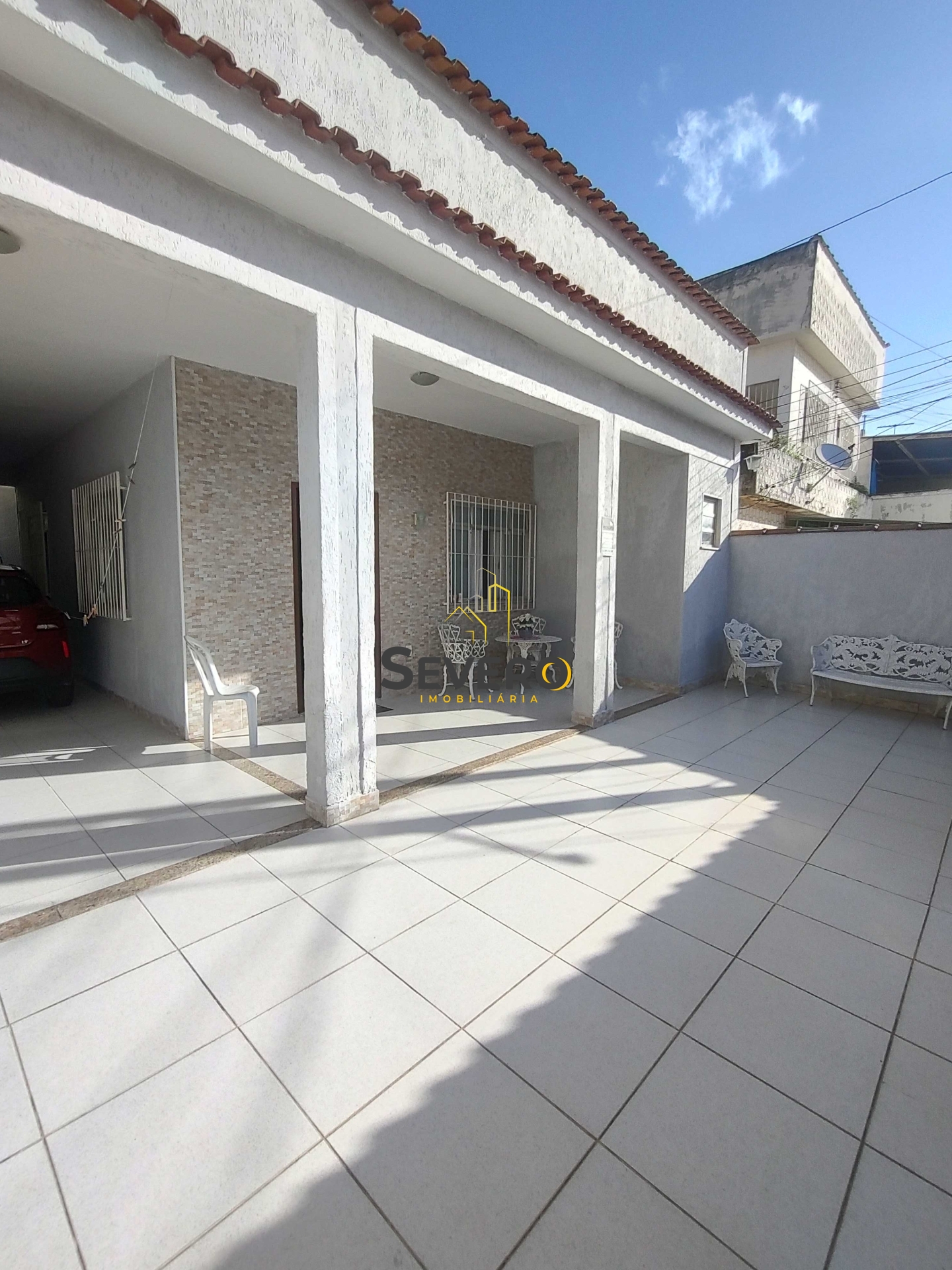 Casa à venda com 4 quartos, 150m² - Foto 1