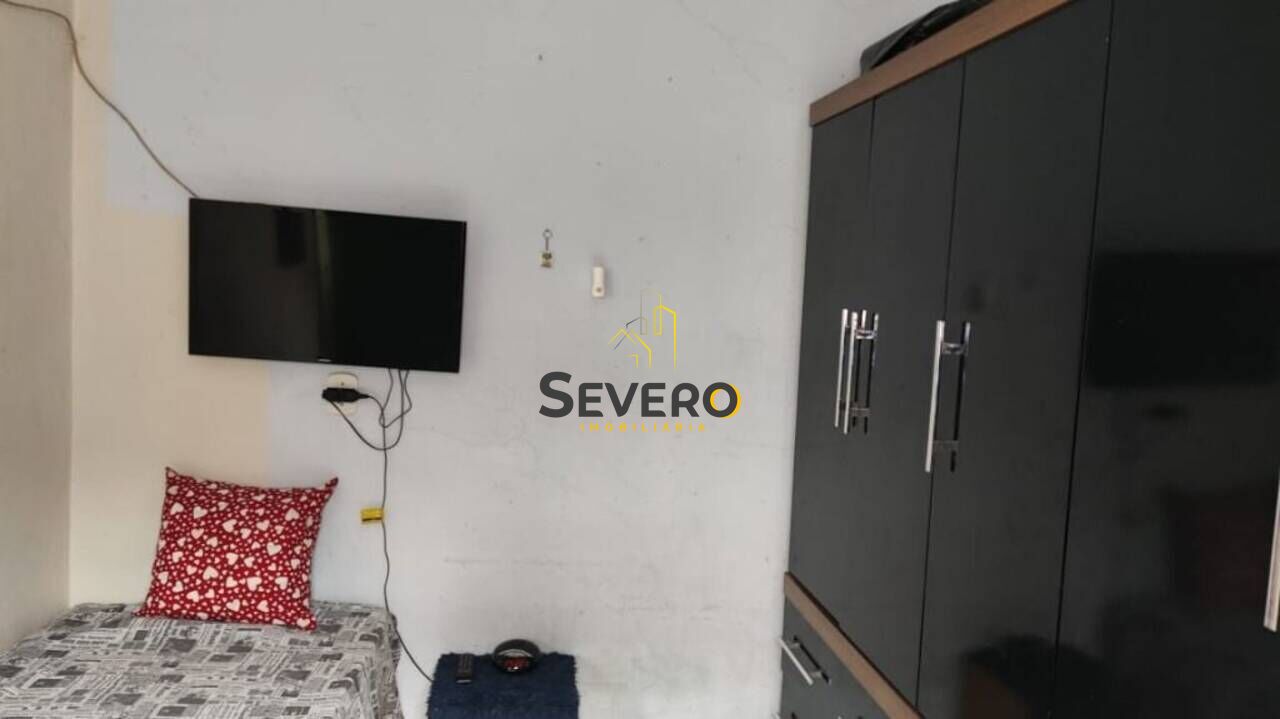 Casa à venda com 2 quartos, 100m² - Foto 3