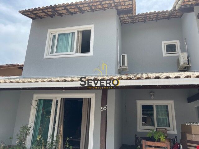 Casa de Condomínio à venda com 4 quartos, 220m² - Foto 1