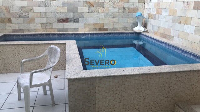 Casa de Condomínio à venda com 4 quartos, 220m² - Foto 2