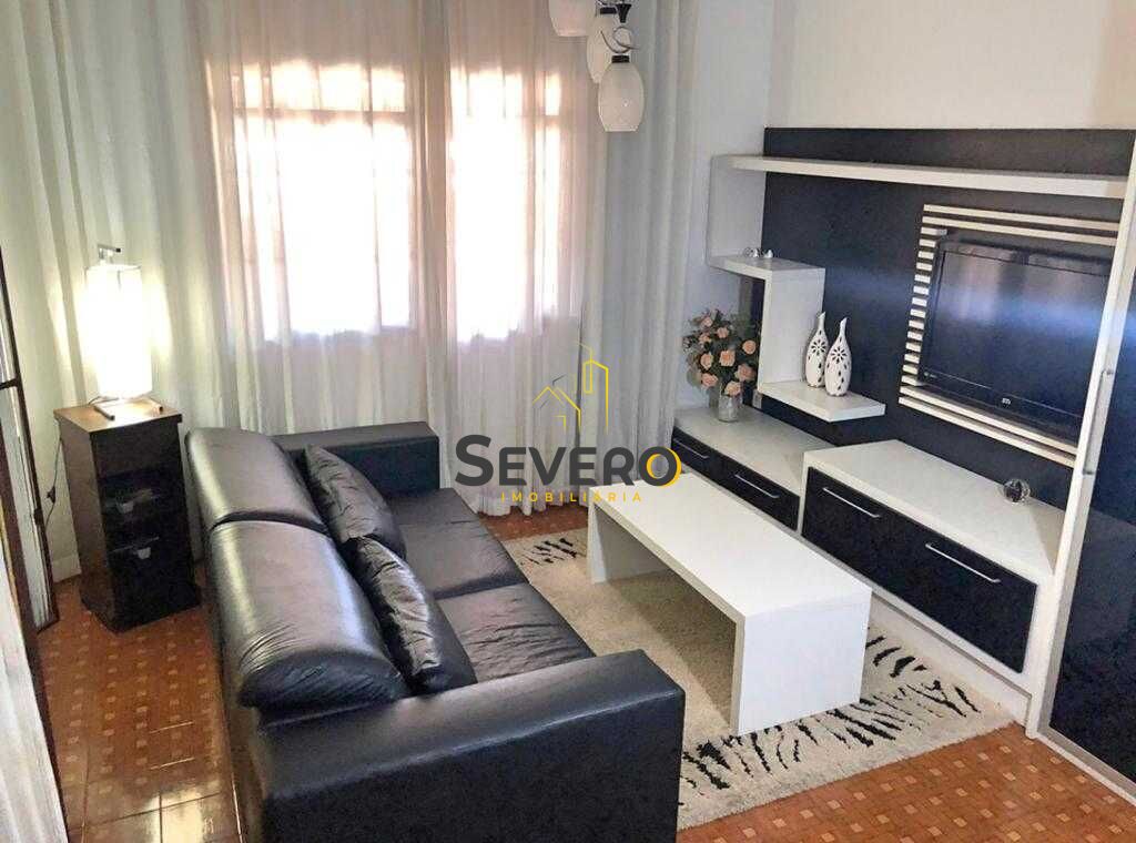 Casa à venda com 4 quartos, 220m² - Foto 1