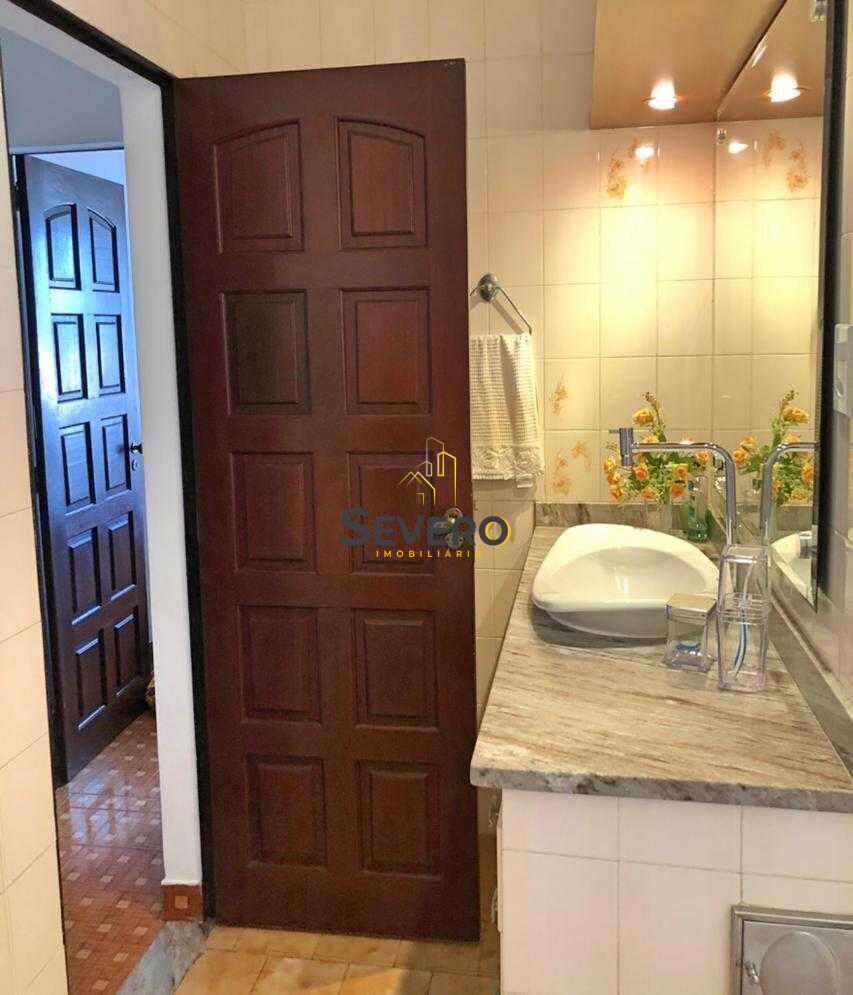 Casa à venda com 4 quartos, 220m² - Foto 18