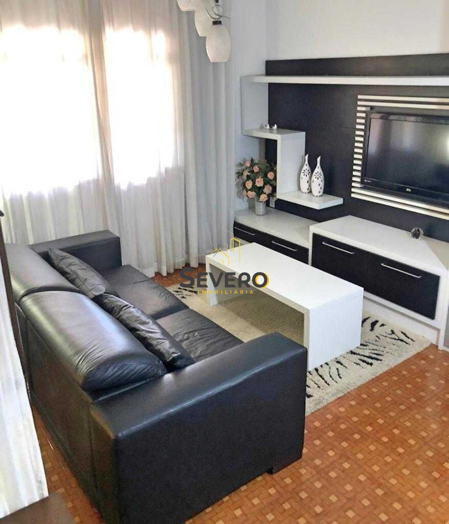 Casa à venda com 4 quartos, 220m² - Foto 2