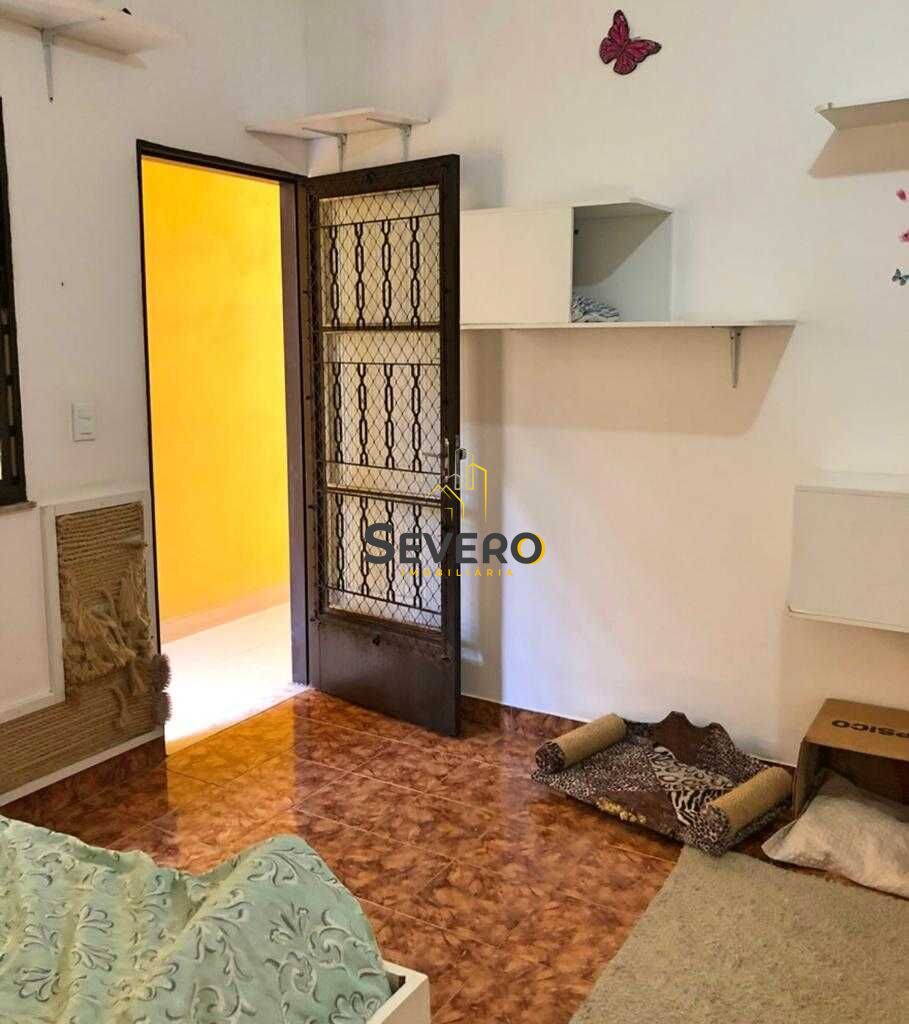 Casa à venda com 4 quartos, 220m² - Foto 13