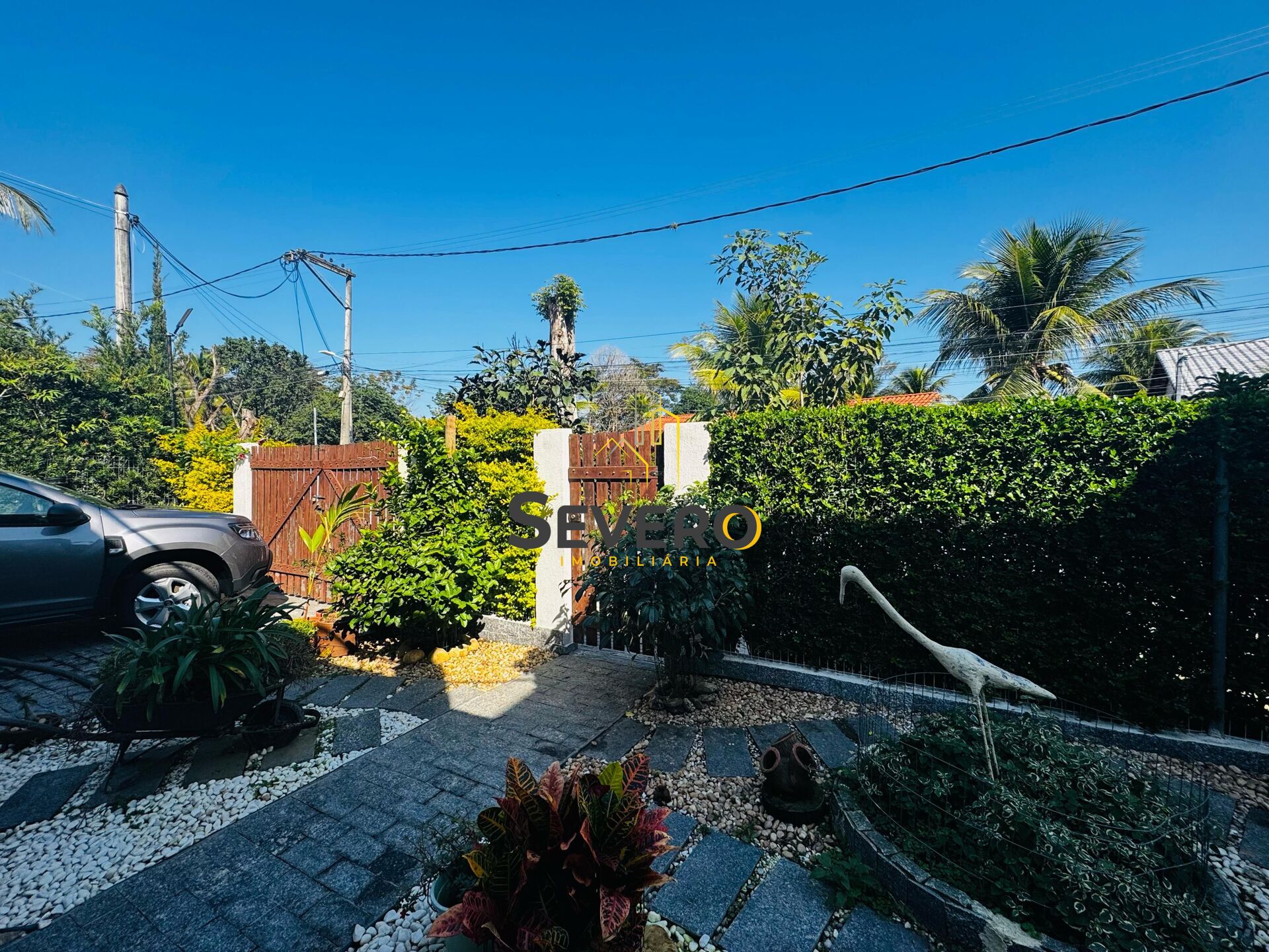 Casa à venda com 4 quartos, 180m² - Foto 1