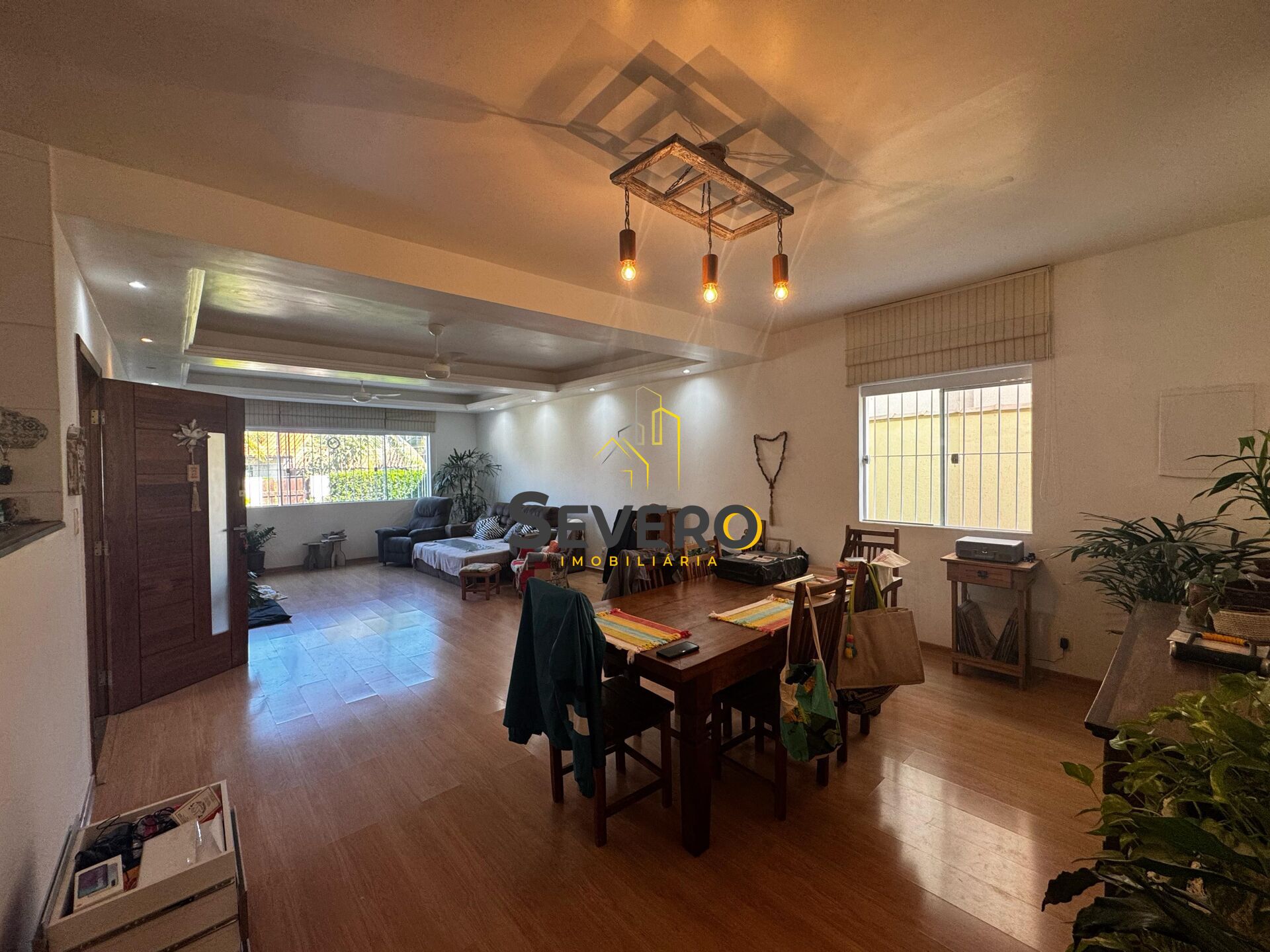 Casa à venda com 4 quartos, 180m² - Foto 3