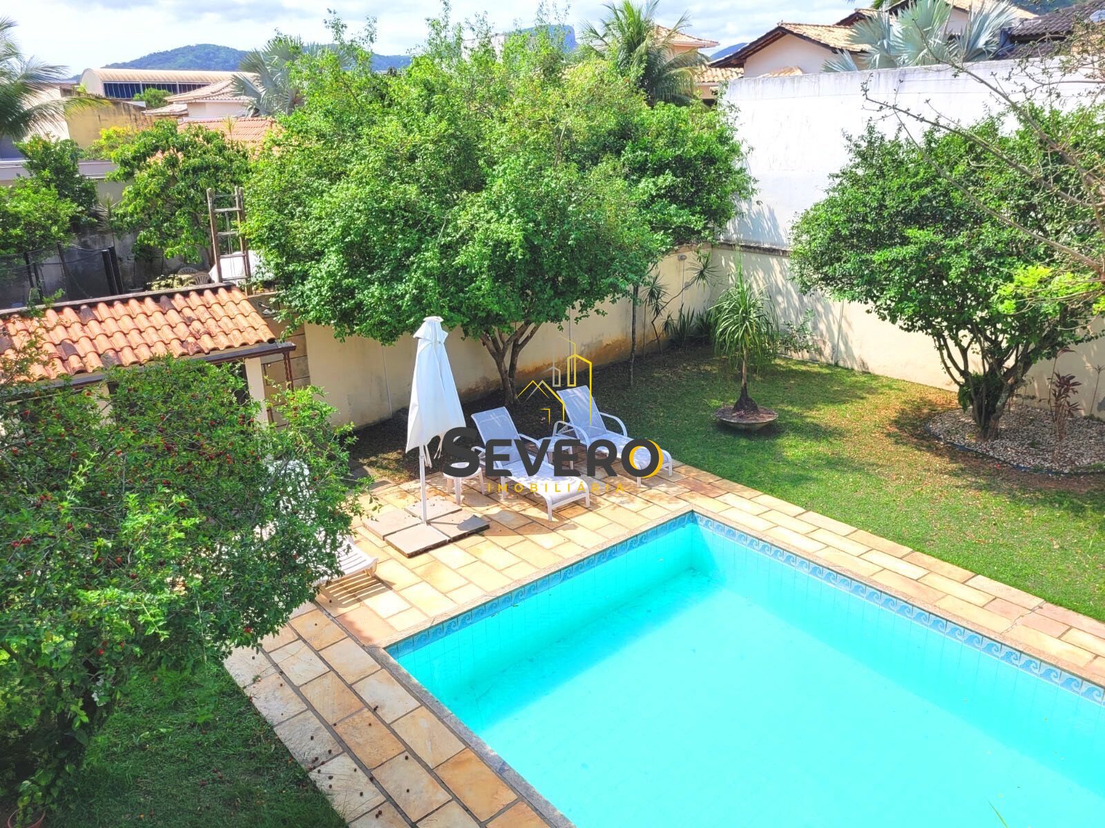 Casa à venda com 3 quartos, 300m² - Foto 4