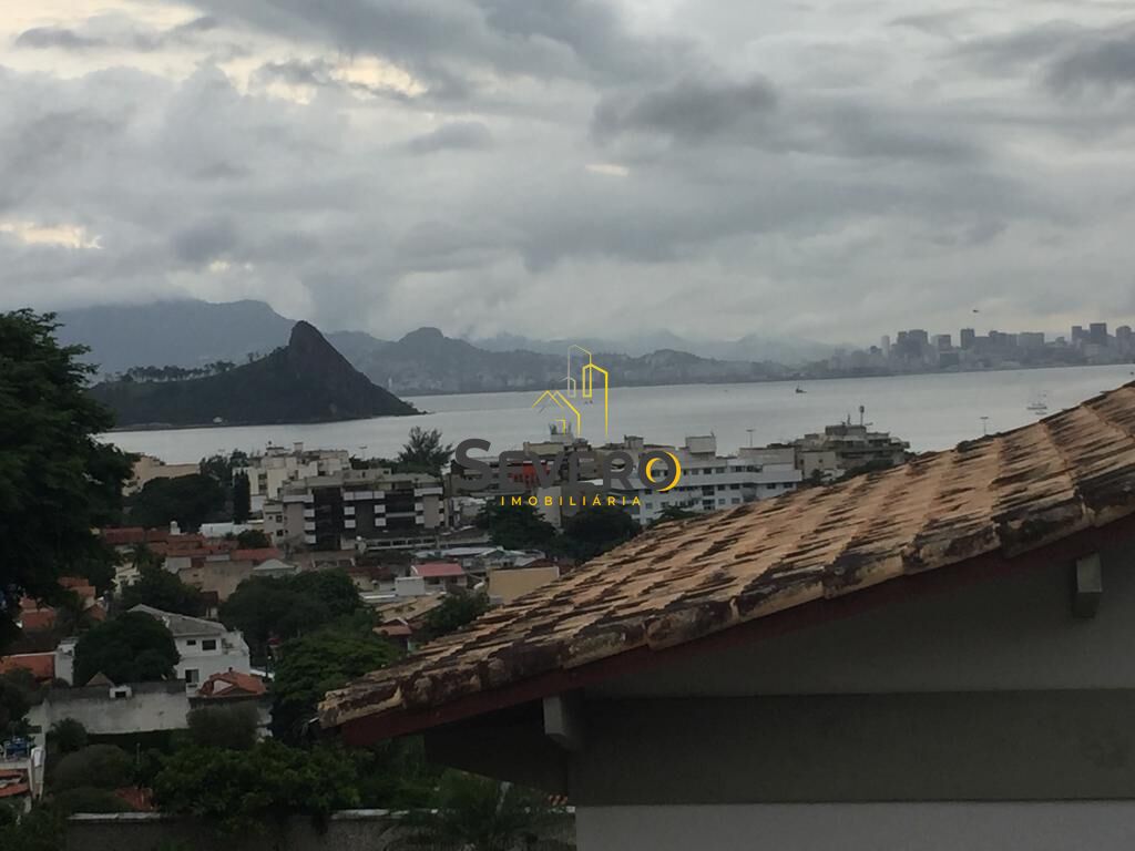 Casa à venda com 4 quartos, 500m² - Foto 2