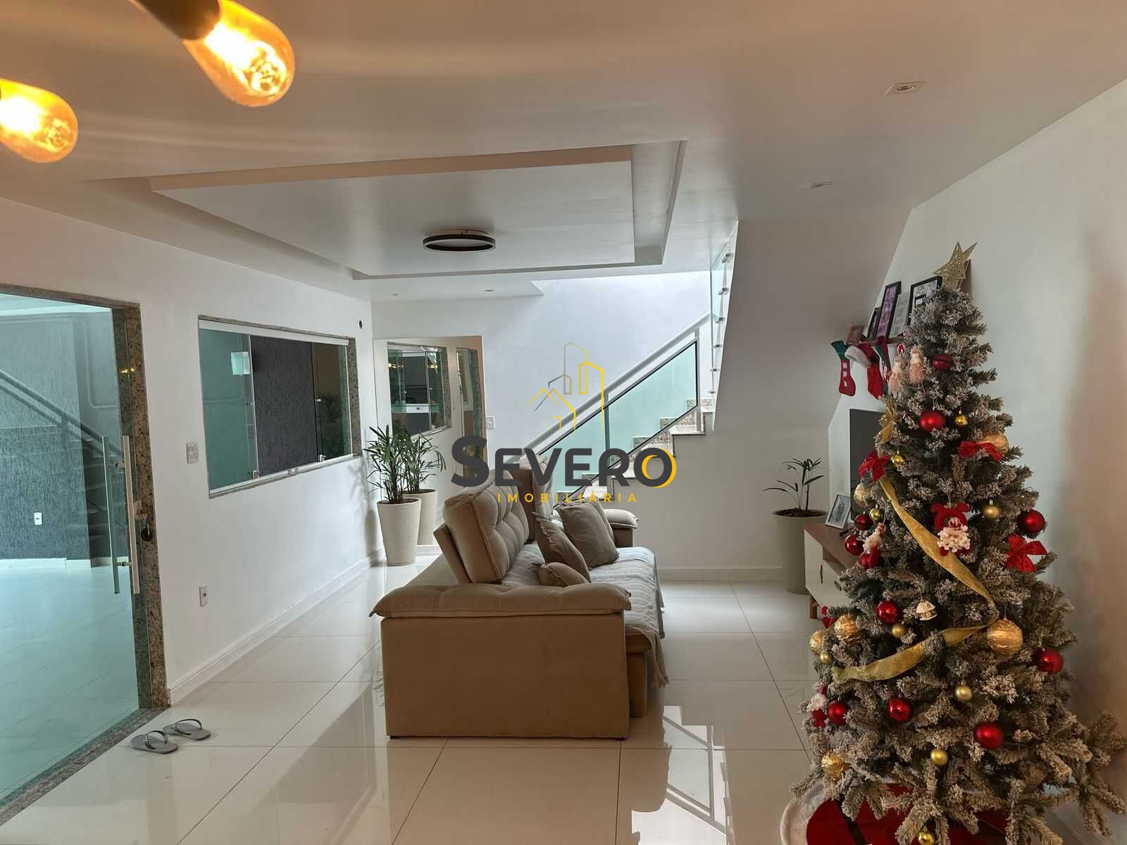 Casa à venda com 3 quartos, 210m² - Foto 8