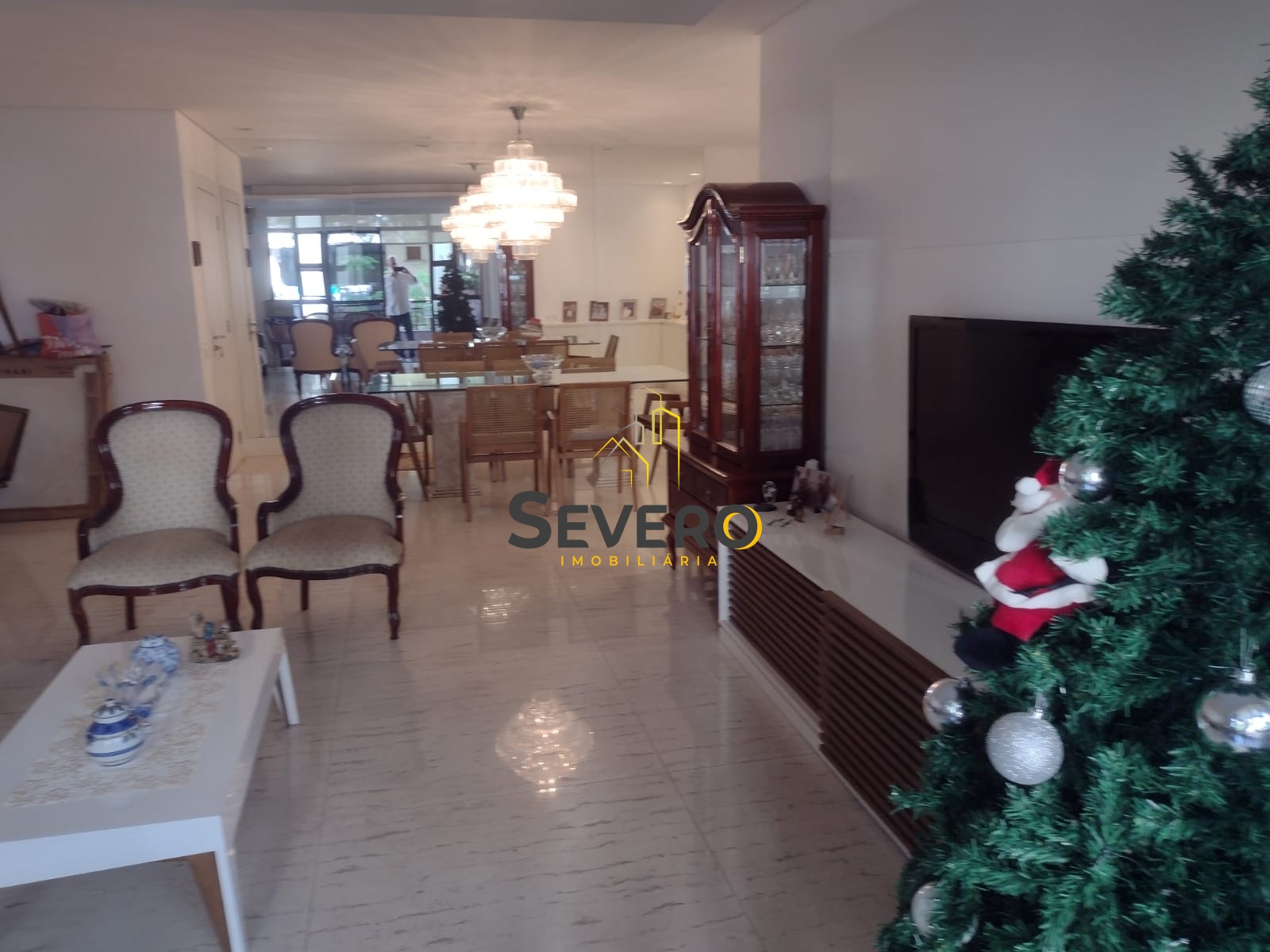 Apartamento à venda com 4 quartos, 170m² - Foto 2