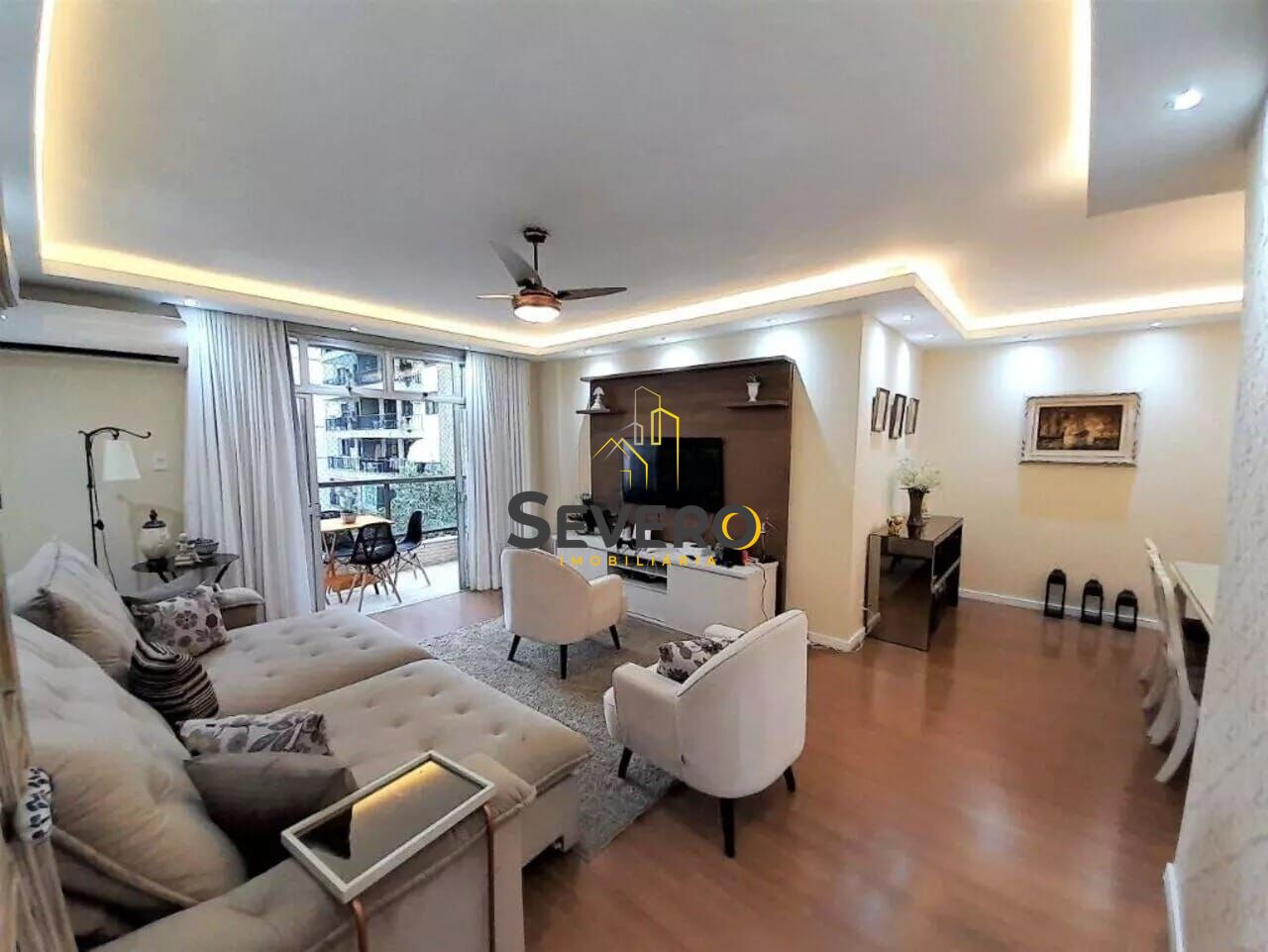 Apartamento à venda com 3 quartos, 160m² - Foto 1