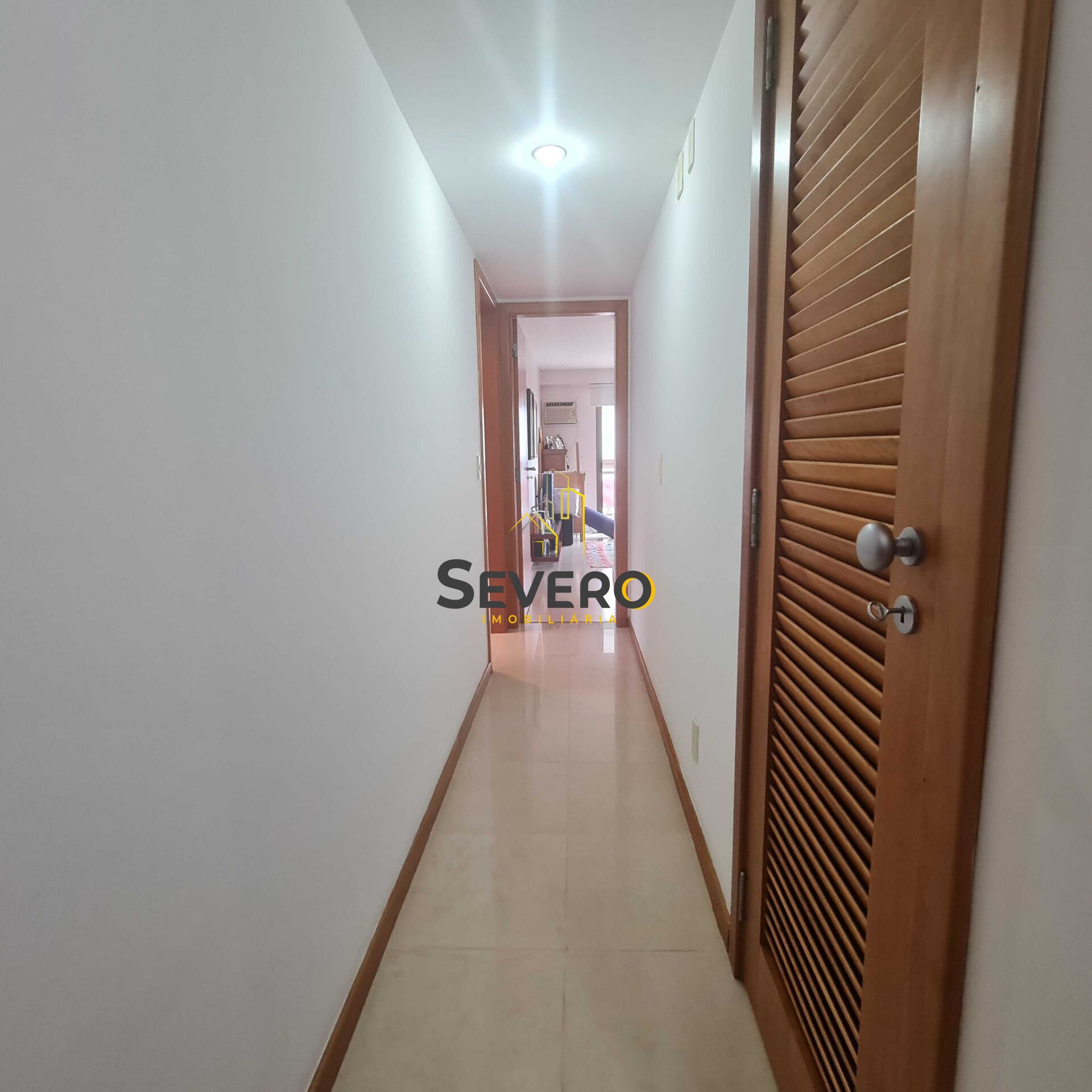 Apartamento à venda com 4 quartos, 185m² - Foto 9