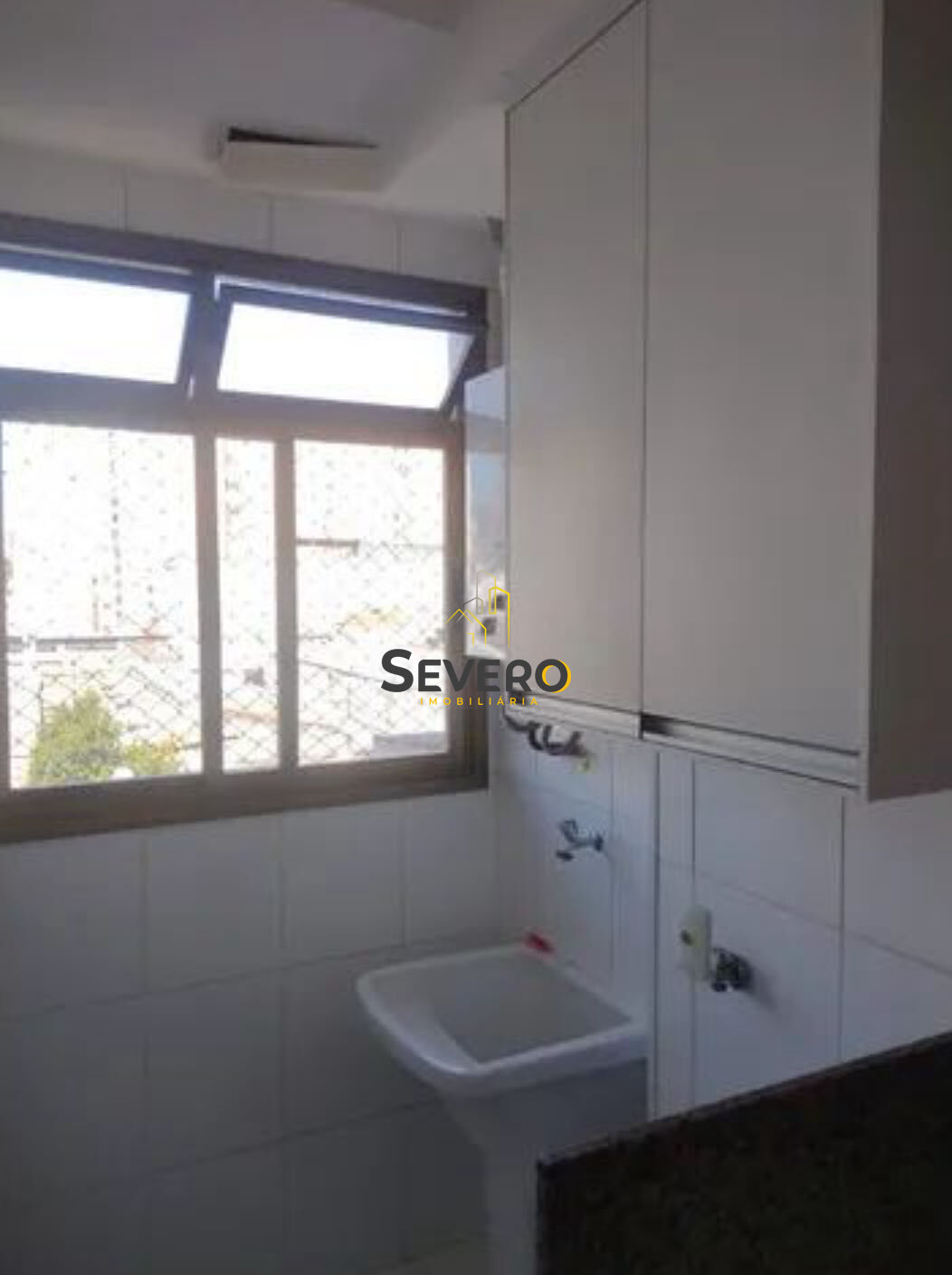 Apartamento à venda com 2 quartos, 70m² - Foto 3