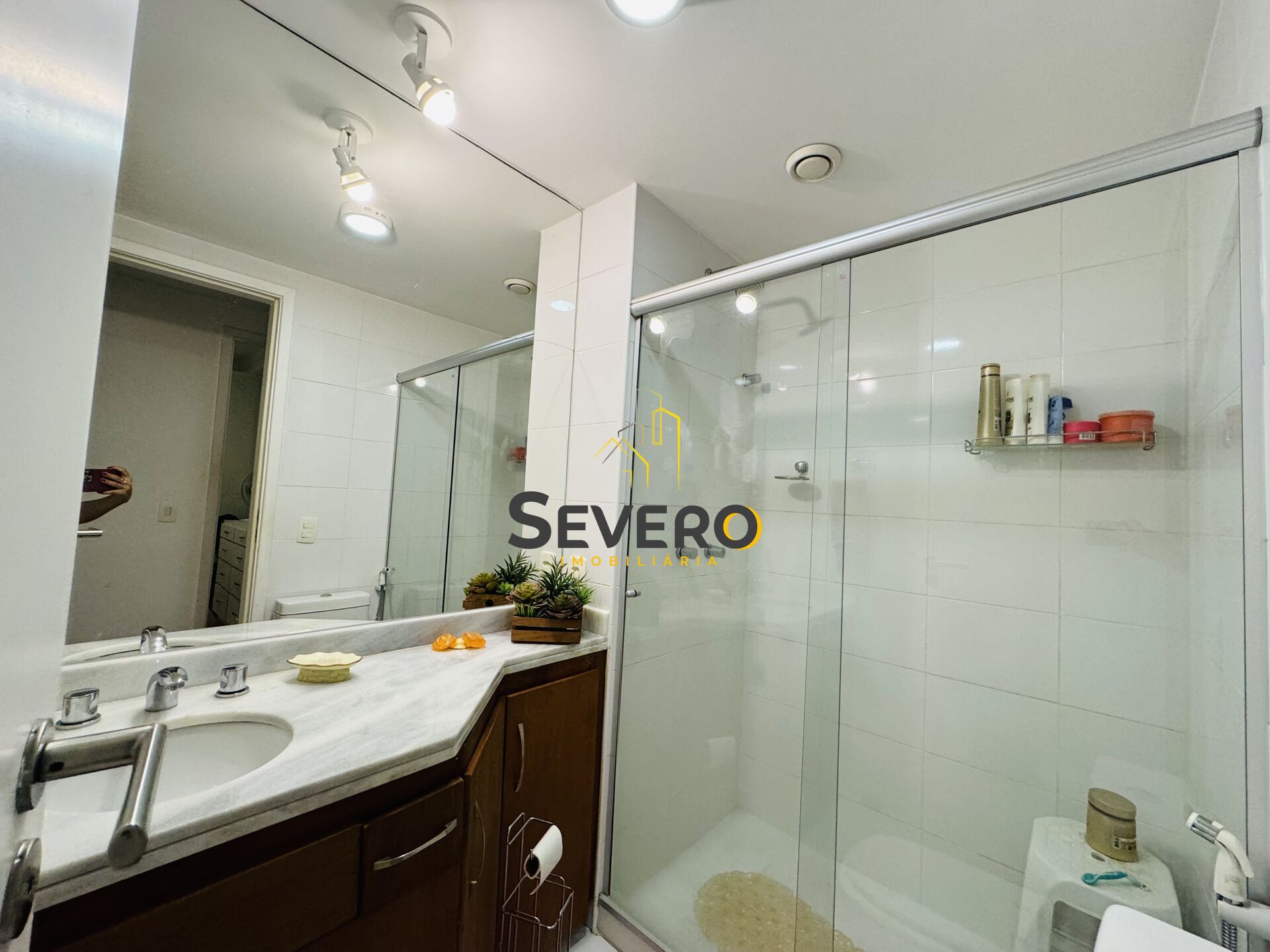 Apartamento à venda com 2 quartos, 75m² - Foto 14