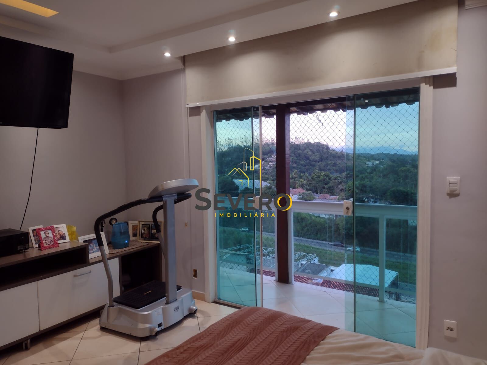 Casa à venda com 4 quartos, 240m² - Foto 27