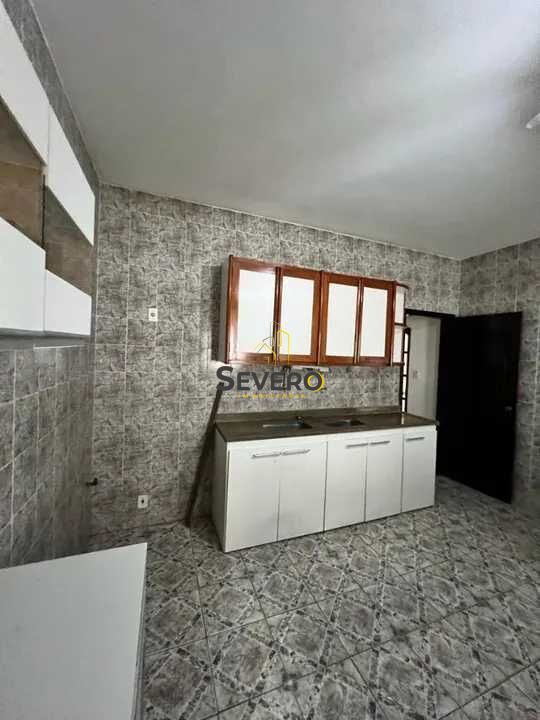 Casa à venda com 2 quartos, 320m² - Foto 8