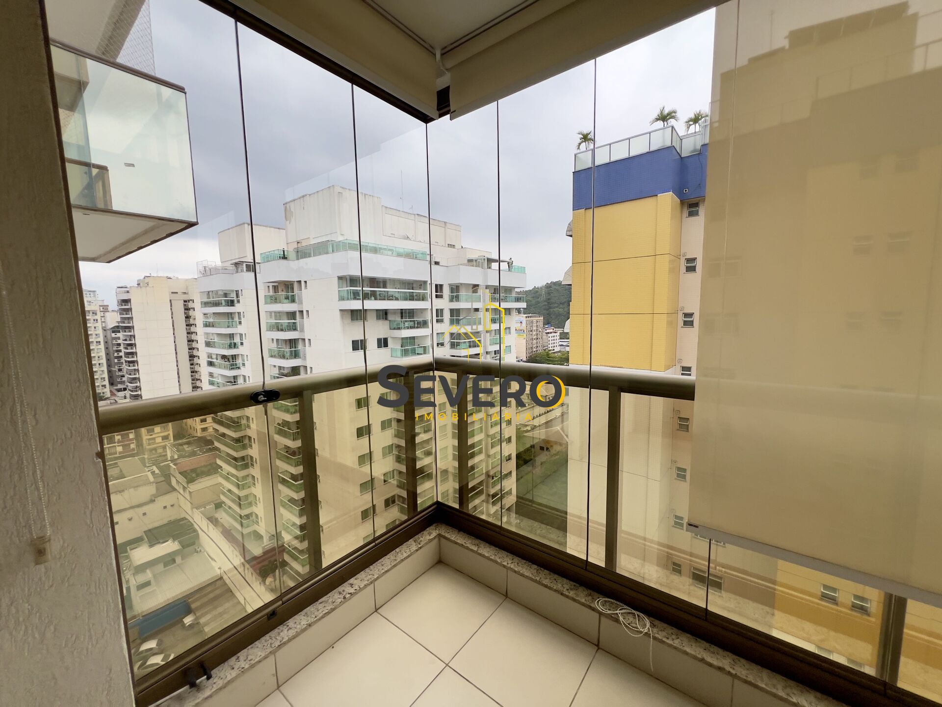 Apartamento à venda com 3 quartos, 115m² - Foto 2