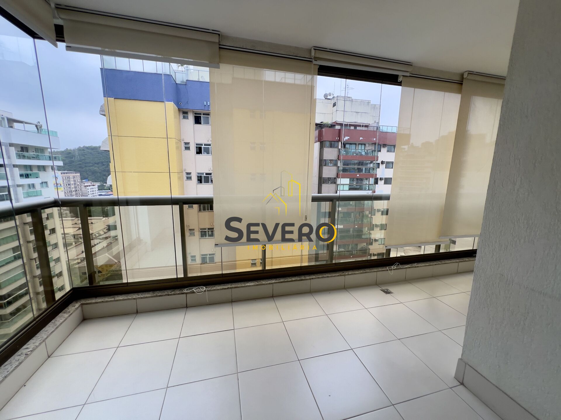 Apartamento à venda com 3 quartos, 115m² - Foto 1