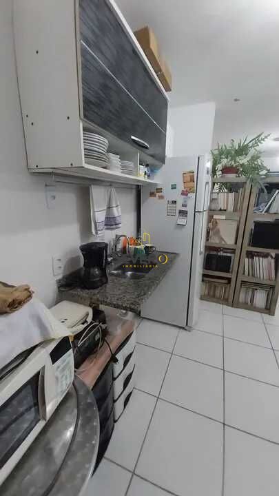 Apartamento à venda com 2 quartos, 67m² - Foto 4
