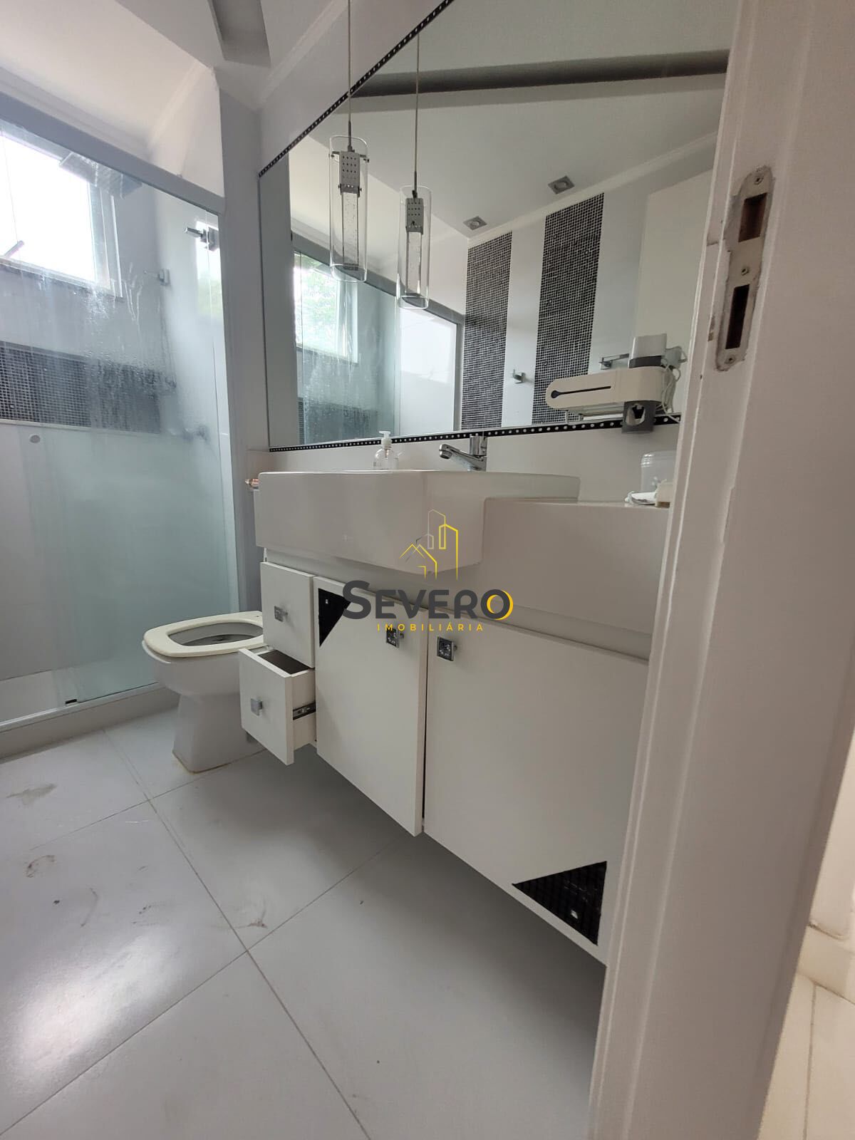 Apartamento à venda com 3 quartos, 150m² - Foto 3