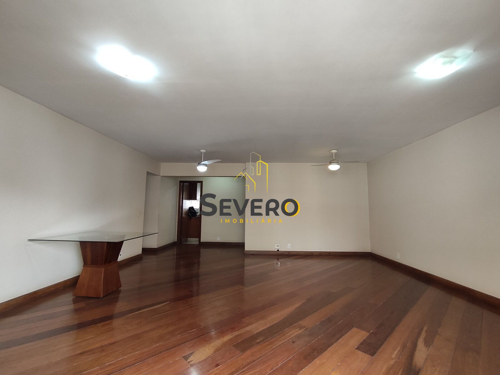 Apartamento à venda com 4 quartos, 180m² - Foto 1