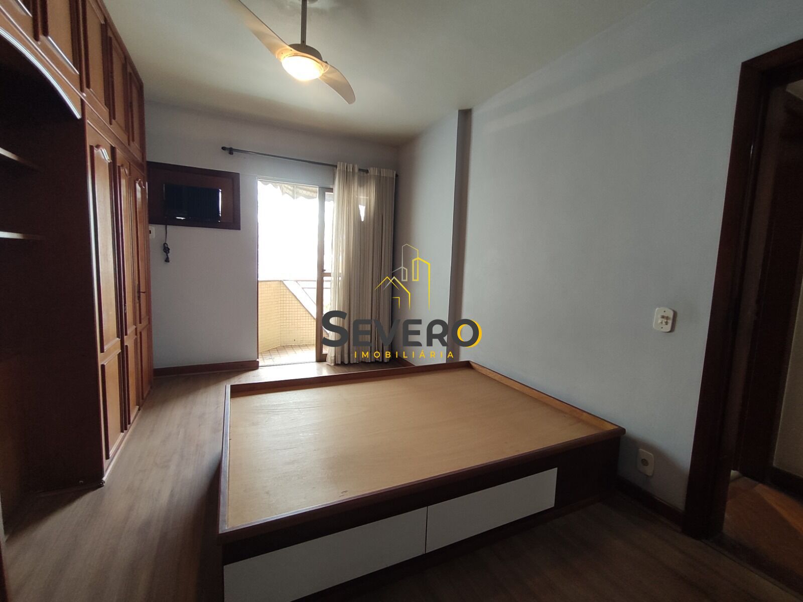 Apartamento à venda com 4 quartos, 180m² - Foto 9