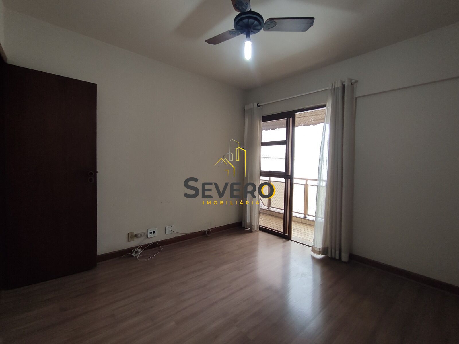 Apartamento à venda com 4 quartos, 180m² - Foto 11