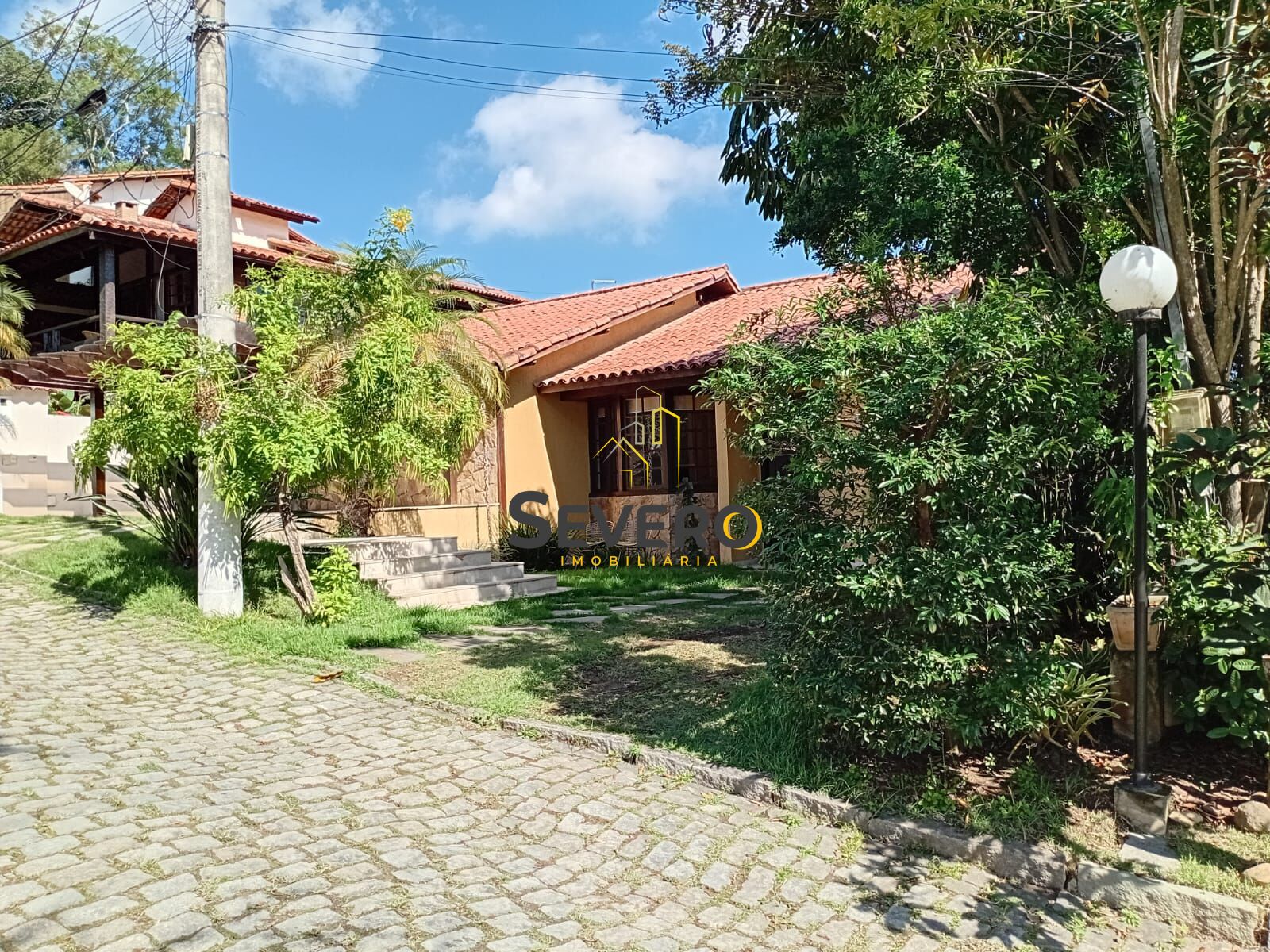 Casa à venda com 3 quartos, 424m² - Foto 1