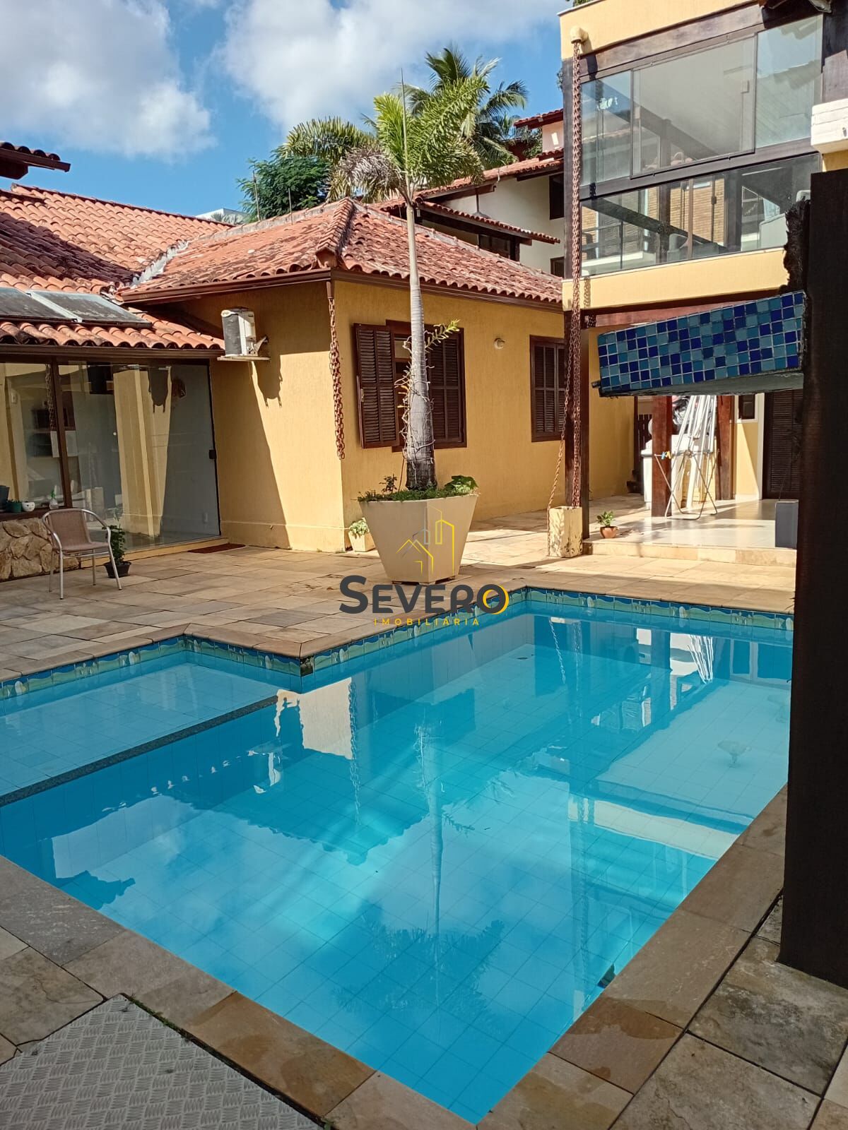Casa à venda com 3 quartos, 424m² - Foto 2