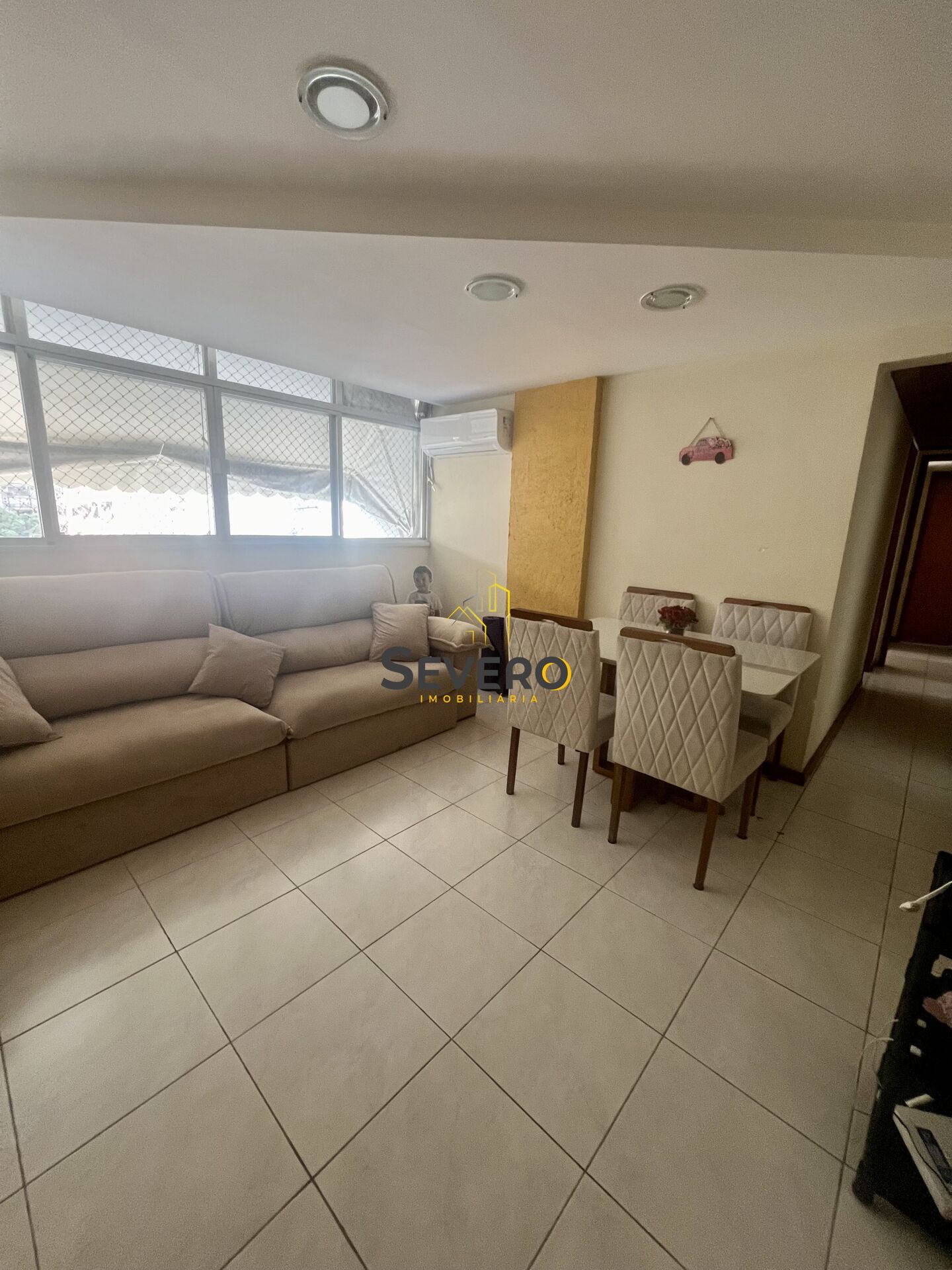 Apartamento à venda com 2 quartos, 70m² - Foto 1