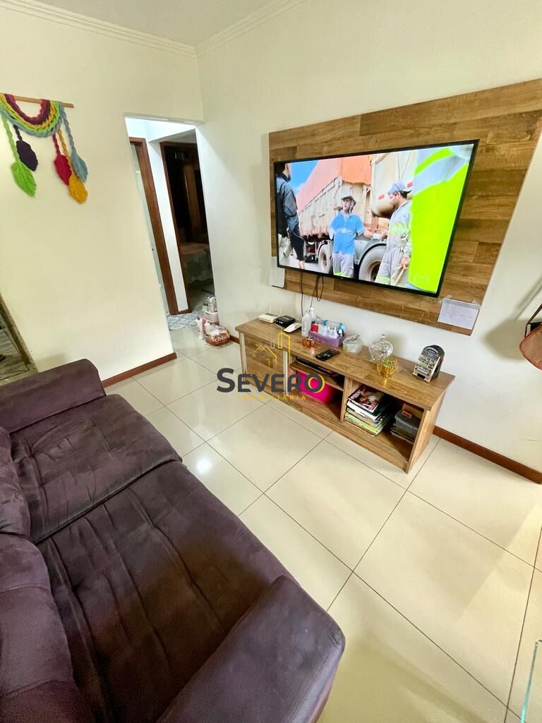 Casa à venda com 2 quartos, 70m² - Foto 2