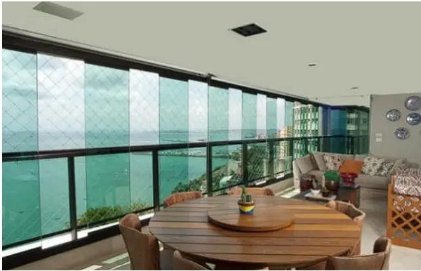 O Fechamento de varandas com cortinas de vidro é permitido?