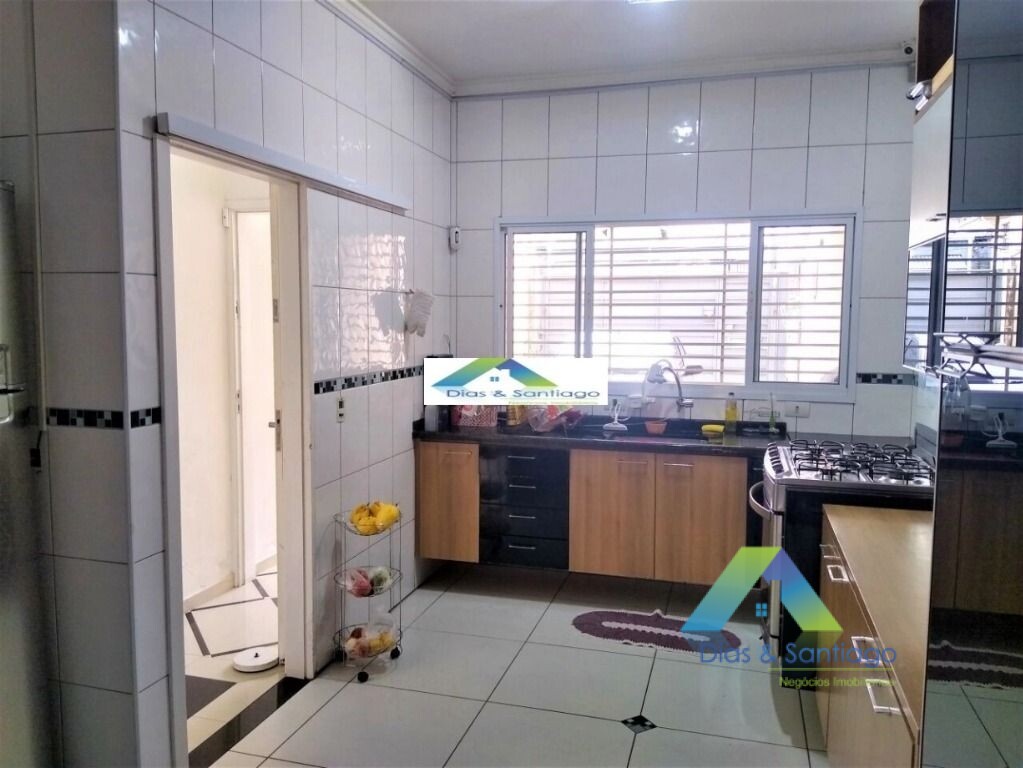 Sobrado à venda com 4 quartos, 200m² - Foto 9