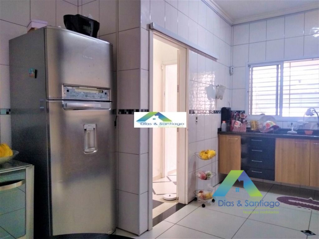 Sobrado à venda com 4 quartos, 200m² - Foto 5